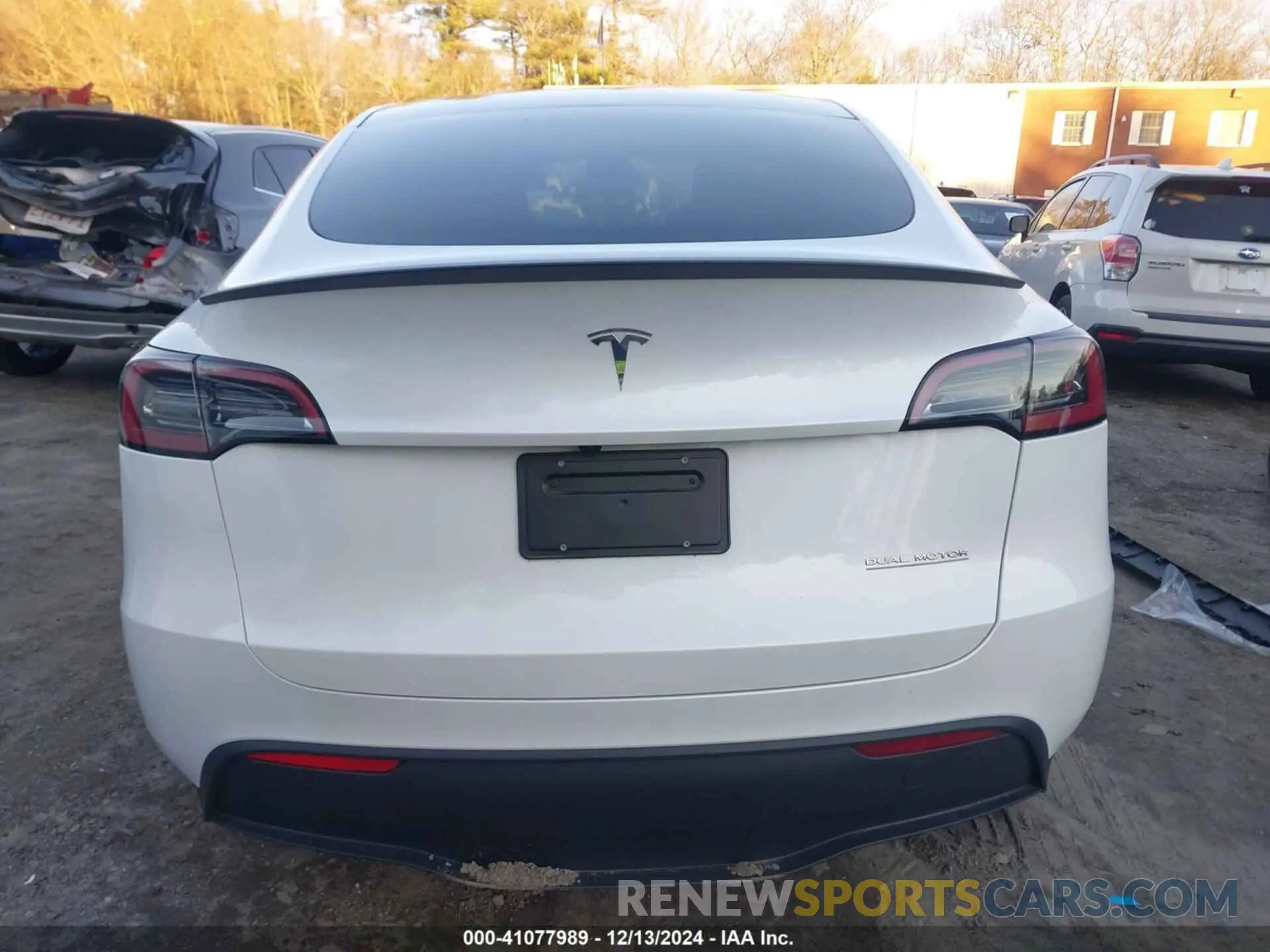 16 fotografías del automóvil dañado 7SAYGDEFXRA263808 TESLA MODEL Y 2024