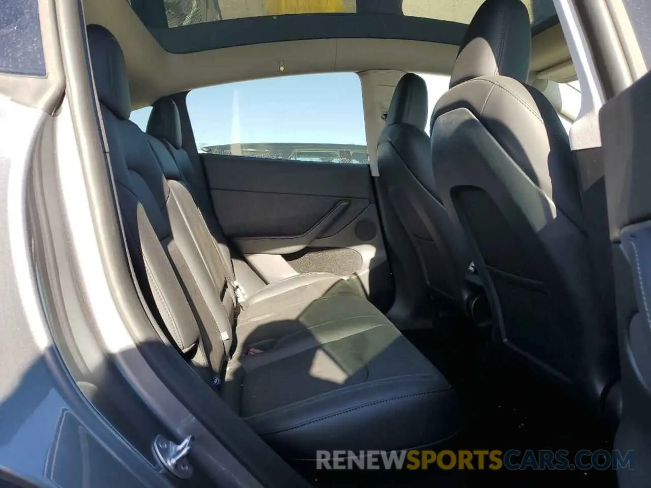 11 fotografías del automóvil dañado LRWYGDFD6RC673223 TESLA MODEL Y 2024