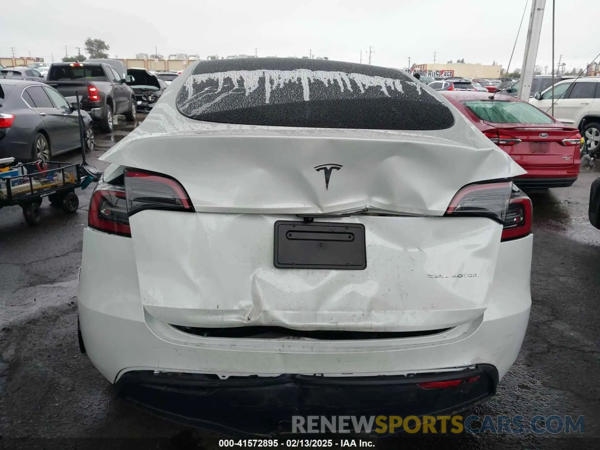 16 fotografías del automóvil dañado 7SAYGAEE0SF266764 TESLA MODEL Y 2025