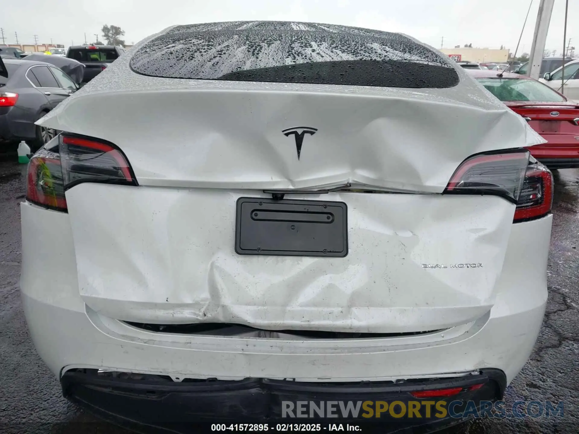 6 fotografías del automóvil dañado 7SAYGAEE0SF266764 TESLA MODEL Y 2025
