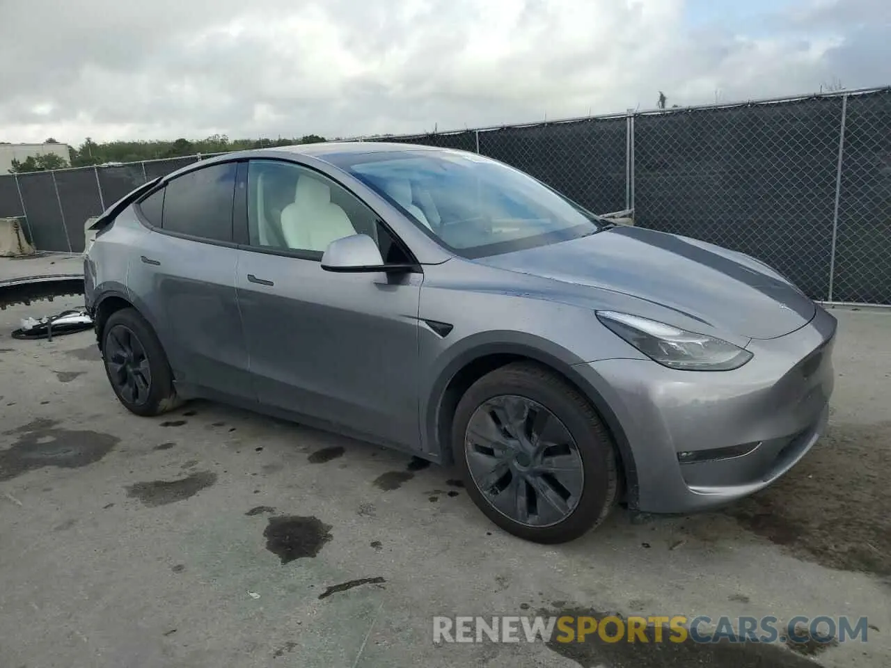 4 fotografías del automóvil dañado 7SAYGAEE1SF219078 TESLA MODEL Y 2025