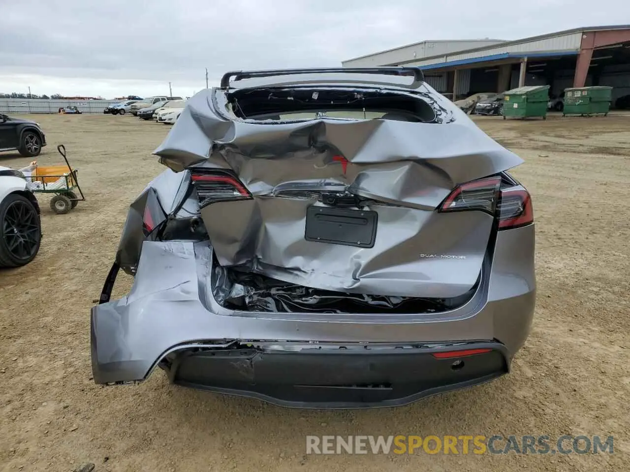 6 fotografías del automóvil dañado 7SAYGAEE2SF312868 TESLA MODEL Y 2025