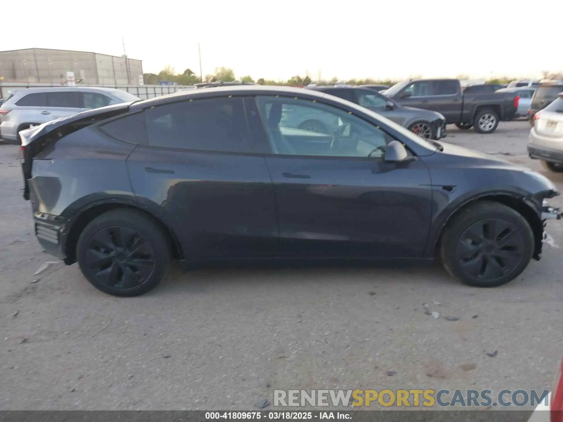 12 fotografías del automóvil dañado 7SAYGAEE3SF257640 TESLA MODEL Y 2025