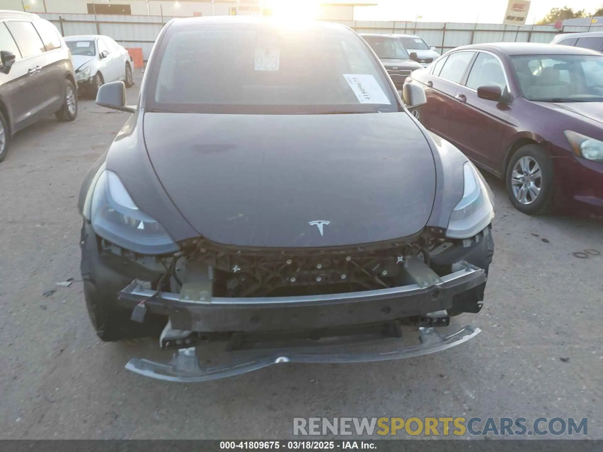 18 fotografías del automóvil dañado 7SAYGAEE3SF257640 TESLA MODEL Y 2025