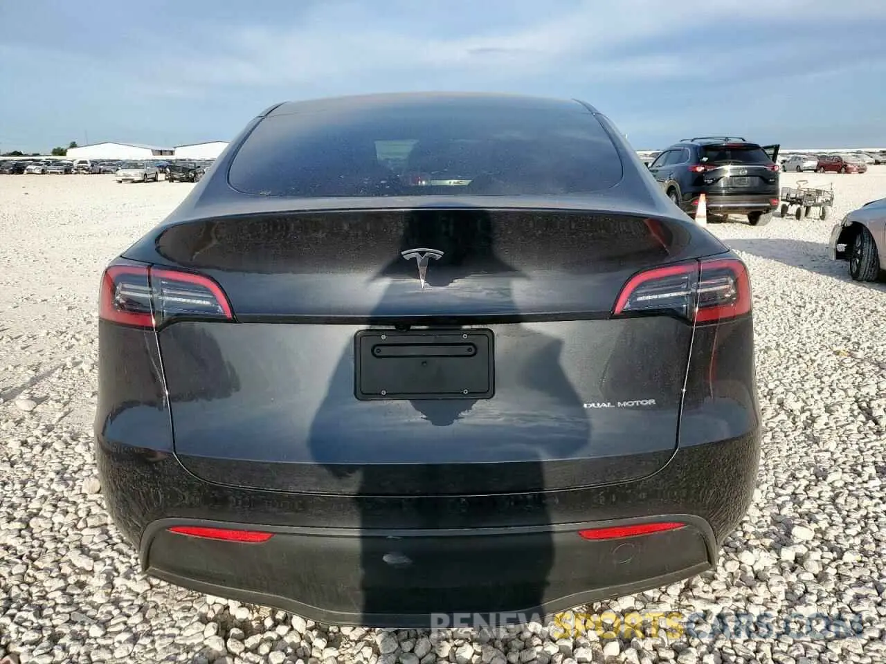 6 fotografías del automóvil dañado 7SAYGAEE5SF287996 TESLA MODEL Y 2025