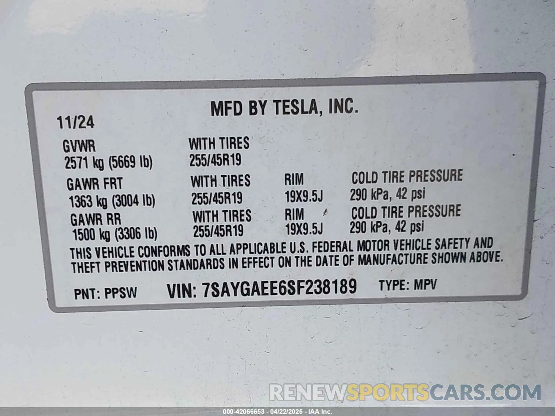 9 fotografías del automóvil dañado 7SAYGAEE6SF238189 TESLA MODEL Y 2025