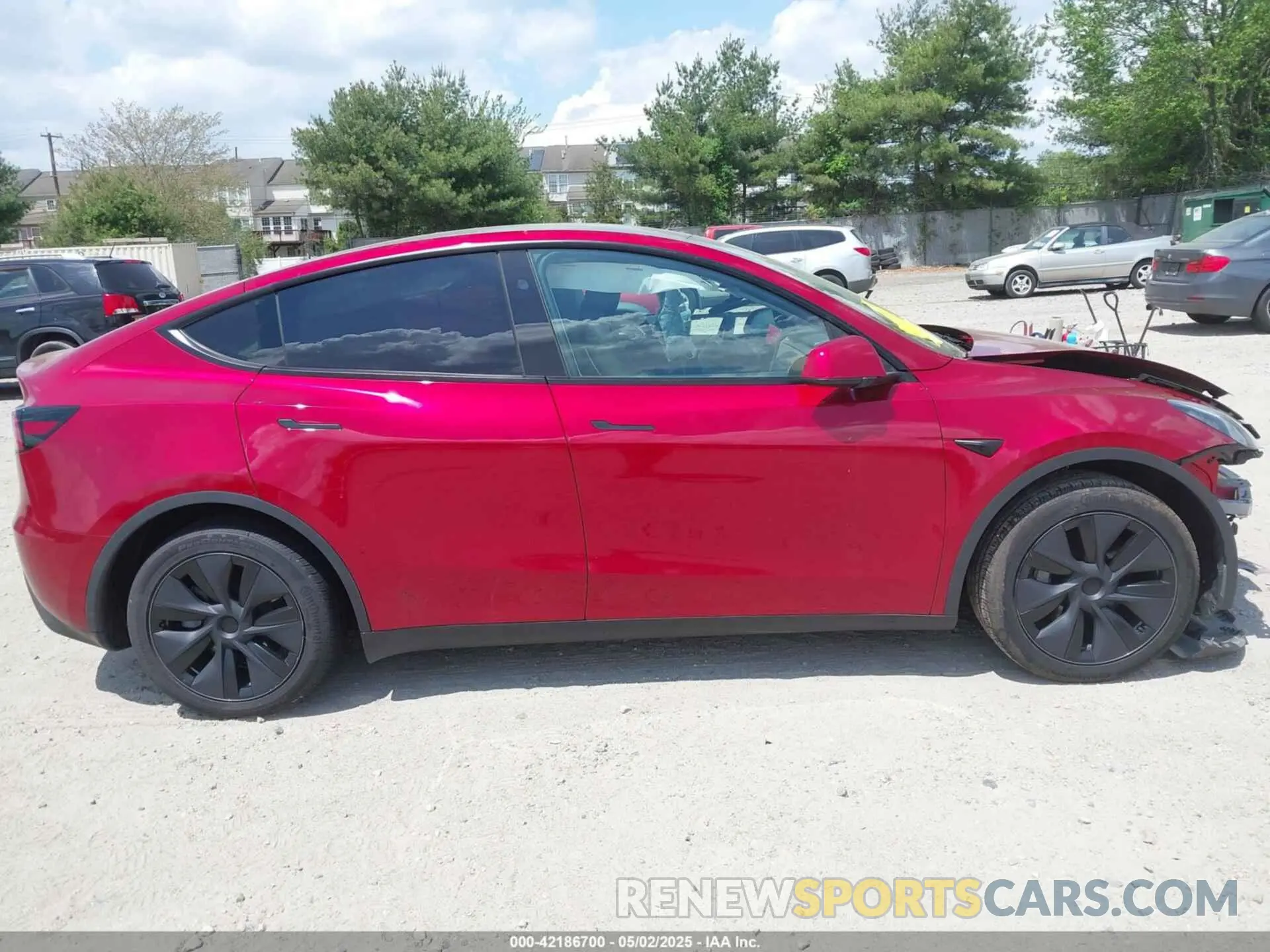 13 fotografías del automóvil dañado 7SAYGAEE8SF265863 TESLA MODEL Y 2025