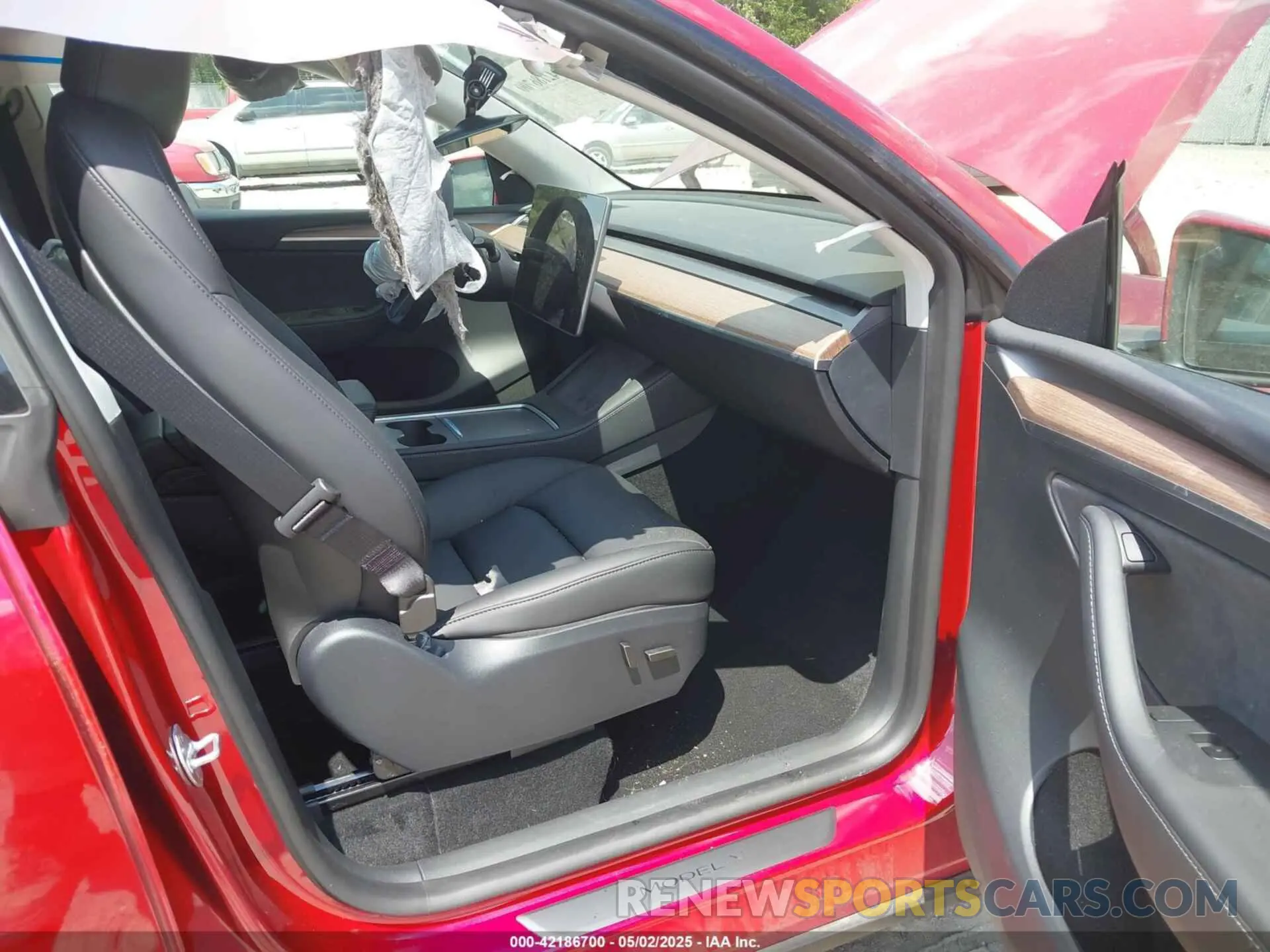 5 fotografías del automóvil dañado 7SAYGAEE8SF265863 TESLA MODEL Y 2025