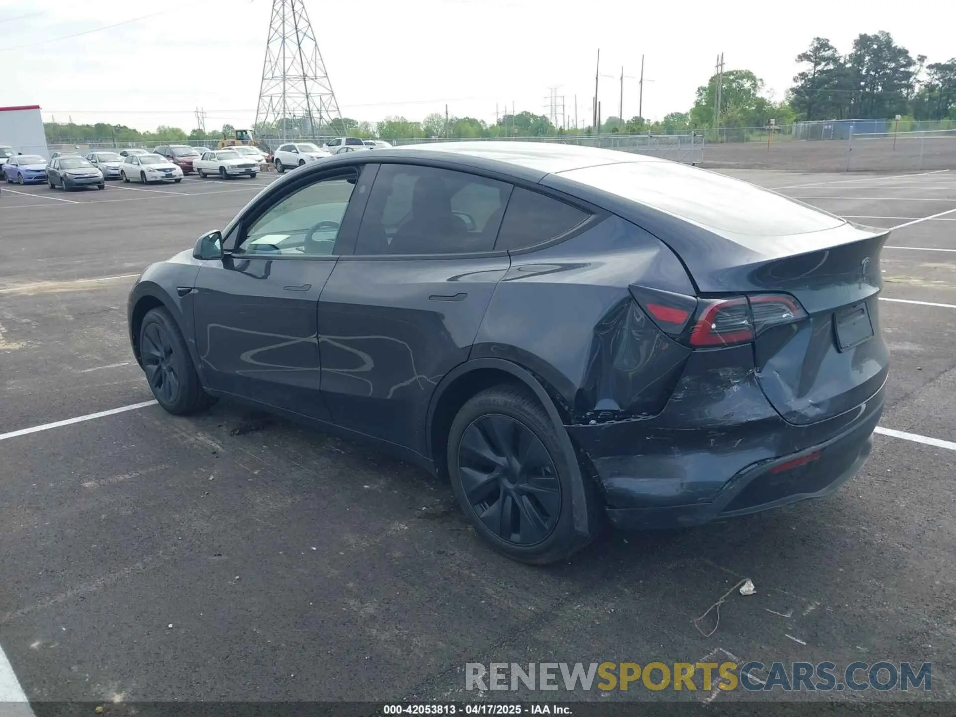 3 fotografías del automóvil dañado 7SAYGDED0SA354137 TESLA MODEL Y 2025