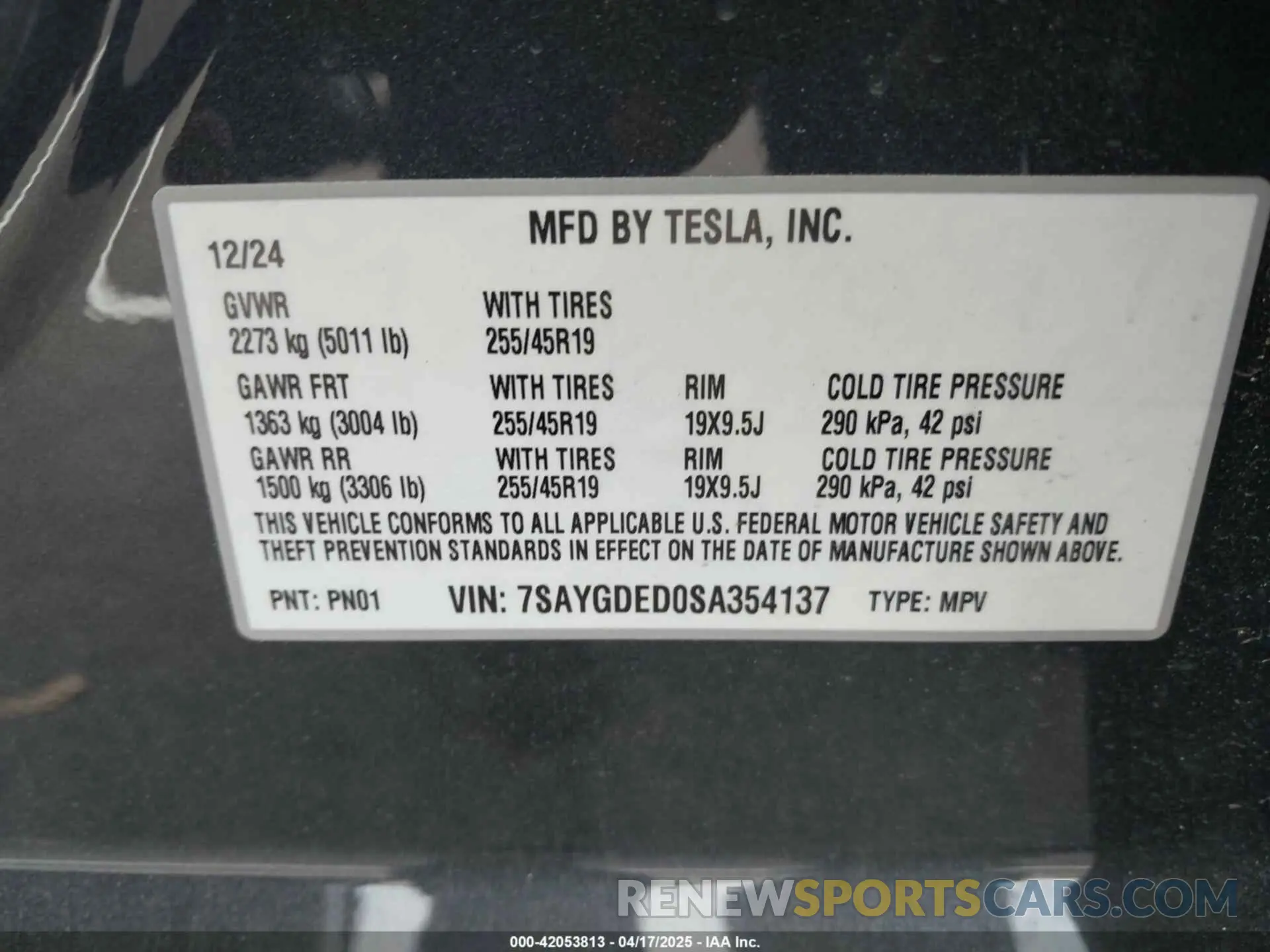 9 fotografías del automóvil dañado 7SAYGDED0SA354137 TESLA MODEL Y 2025