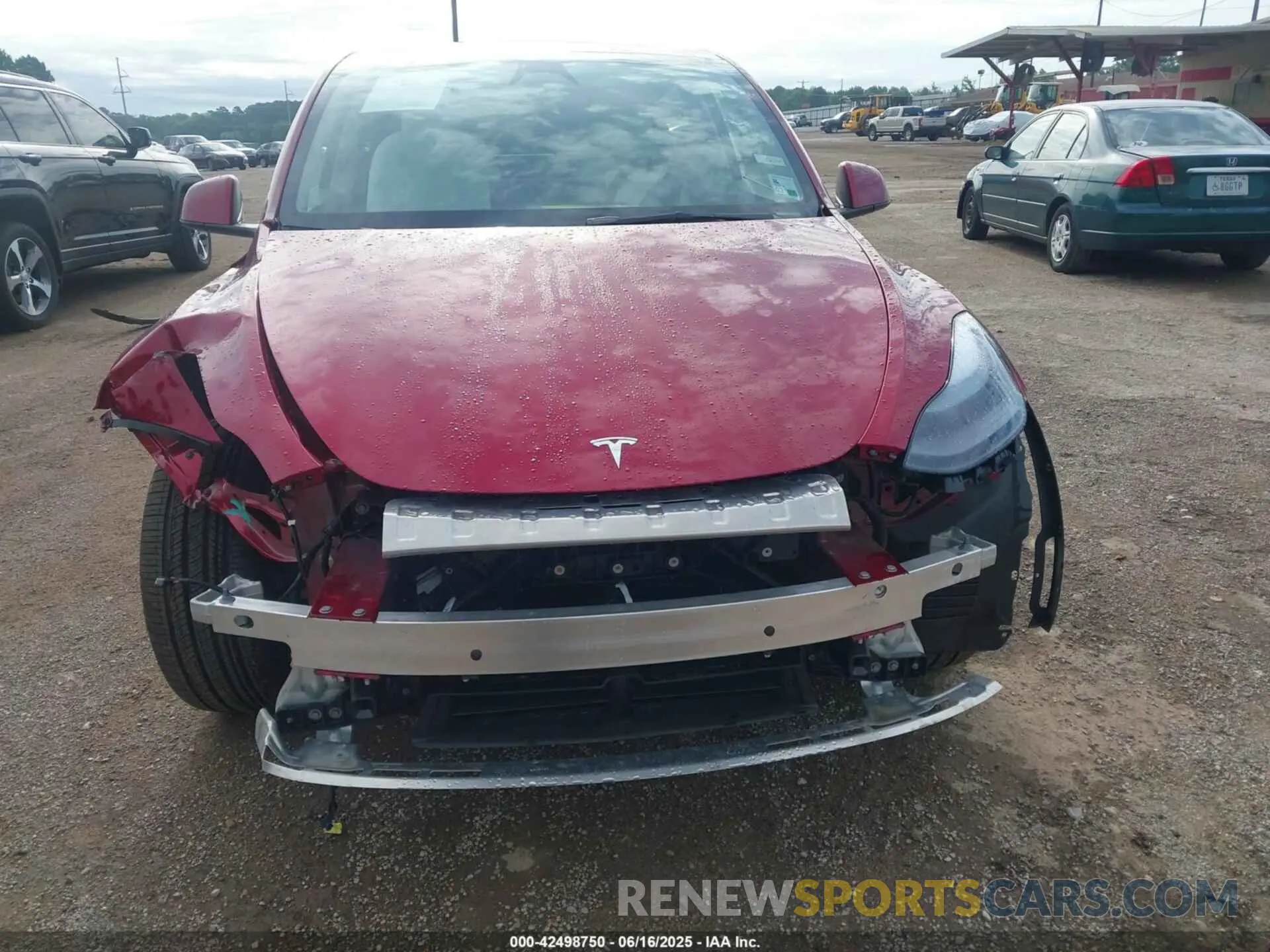 13 fotografías del automóvil dañado 7SAYGDED0SA356020 TESLA MODEL Y 2025