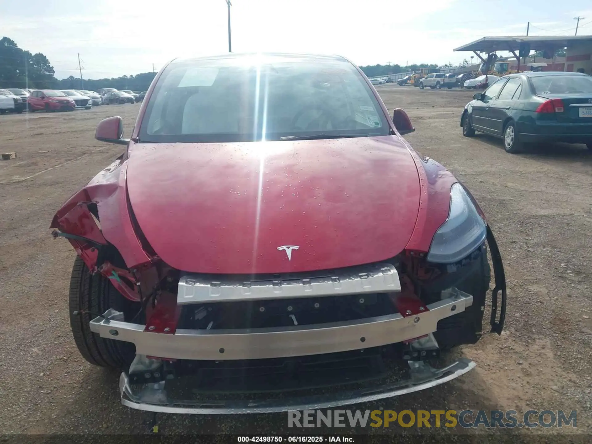 6 fotografías del automóvil dañado 7SAYGDED0SA356020 TESLA MODEL Y 2025