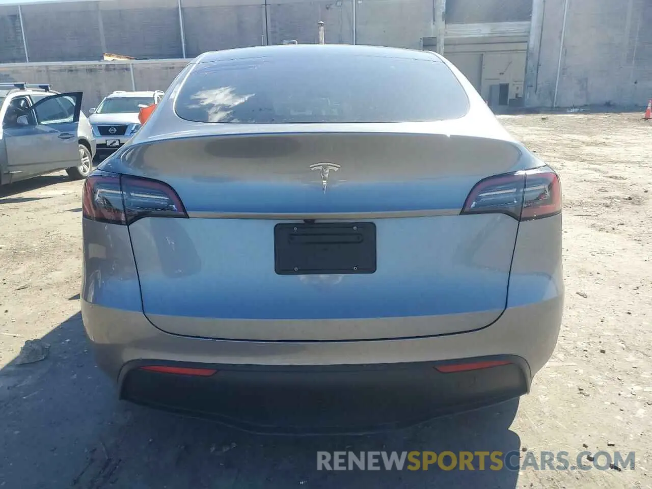 6 fotografías del automóvil dañado 7SAYGDED0SF247561 TESLA MODEL Y 2025