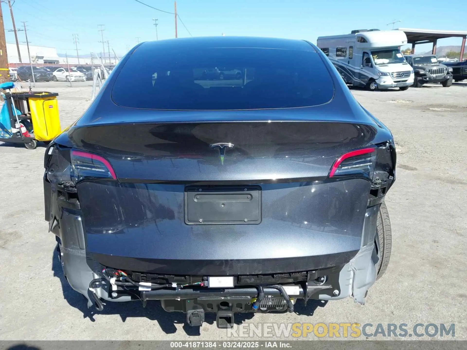 17 fotografías del automóvil dañado 7SAYGDED0SF314885 TESLA MODEL Y 2025