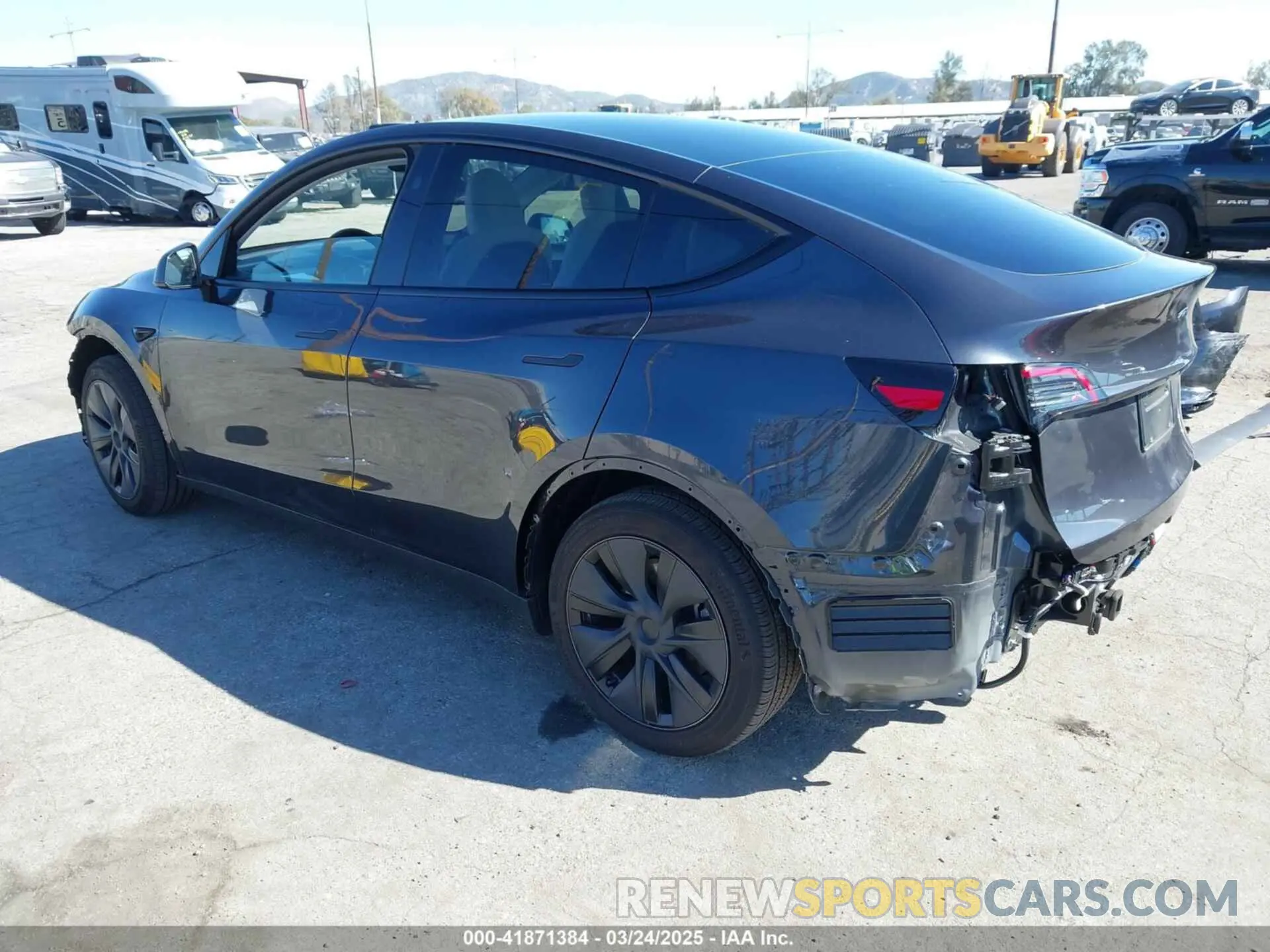 3 fotografías del automóvil dañado 7SAYGDED0SF314885 TESLA MODEL Y 2025