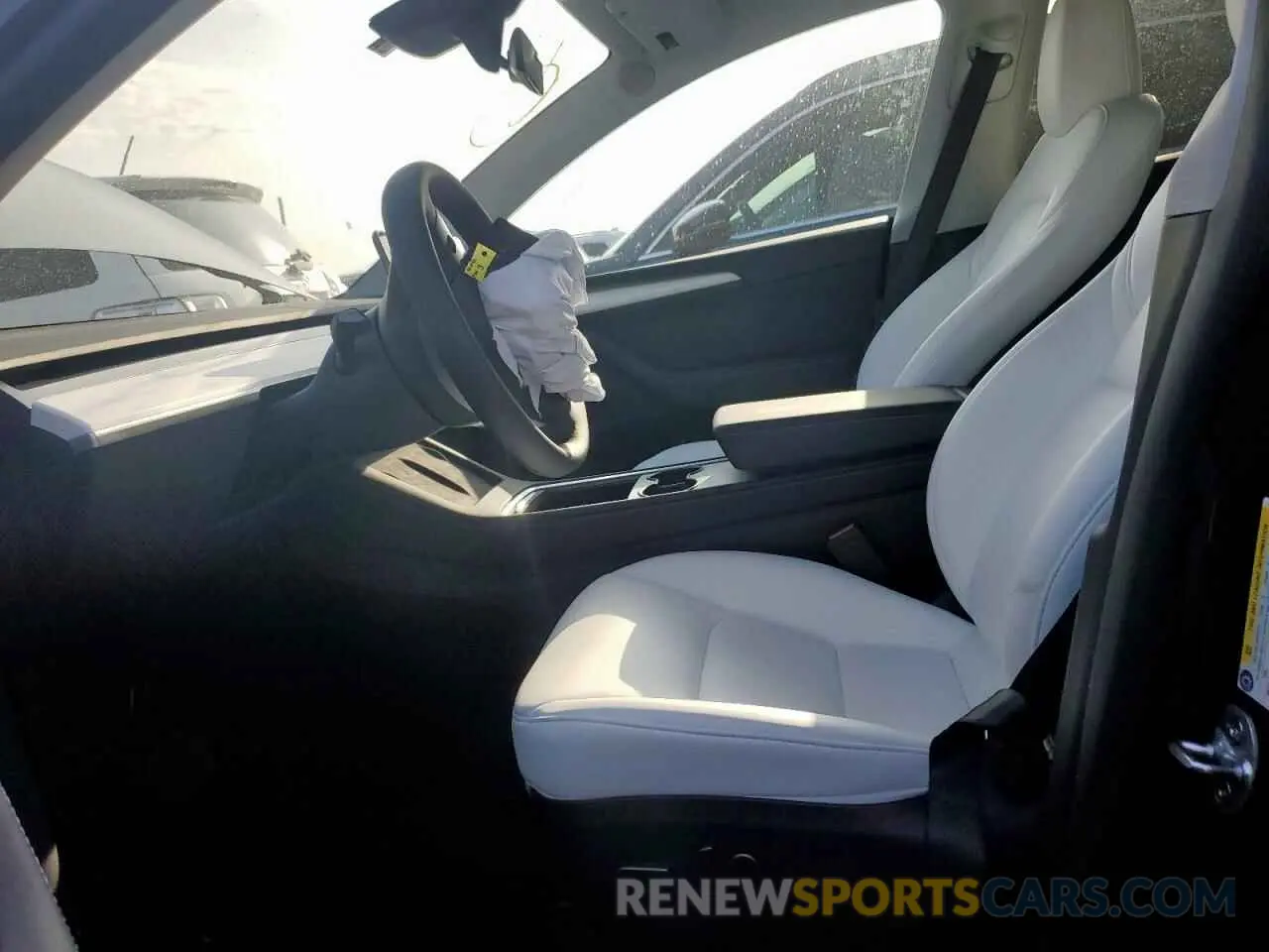 7 fotografías del automóvil dañado 7SAYGDED1SA358679 TESLA MODEL Y 2025