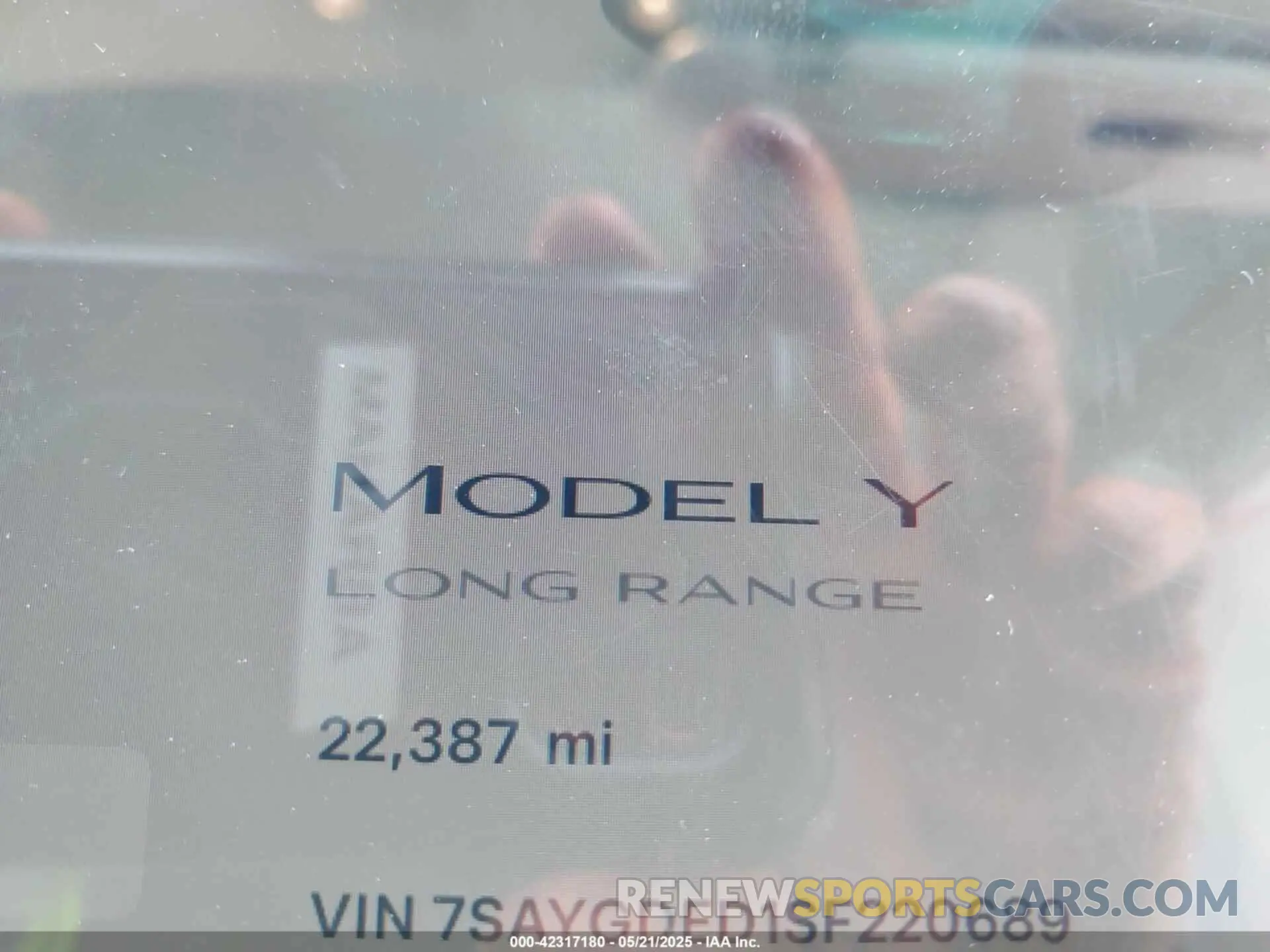 7 fotografías del automóvil dañado 7SAYGDED1SF220689 TESLA MODEL Y 2025