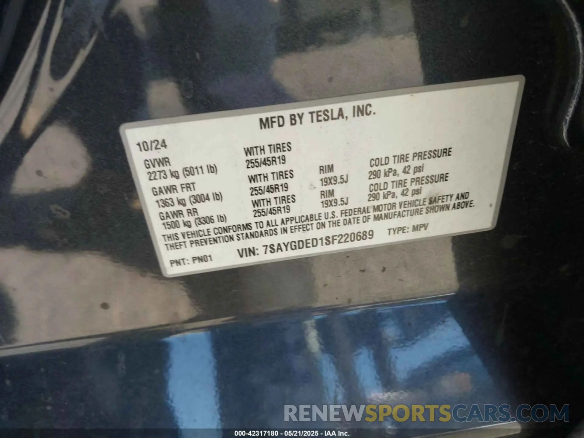 9 fotografías del automóvil dañado 7SAYGDED1SF220689 TESLA MODEL Y 2025