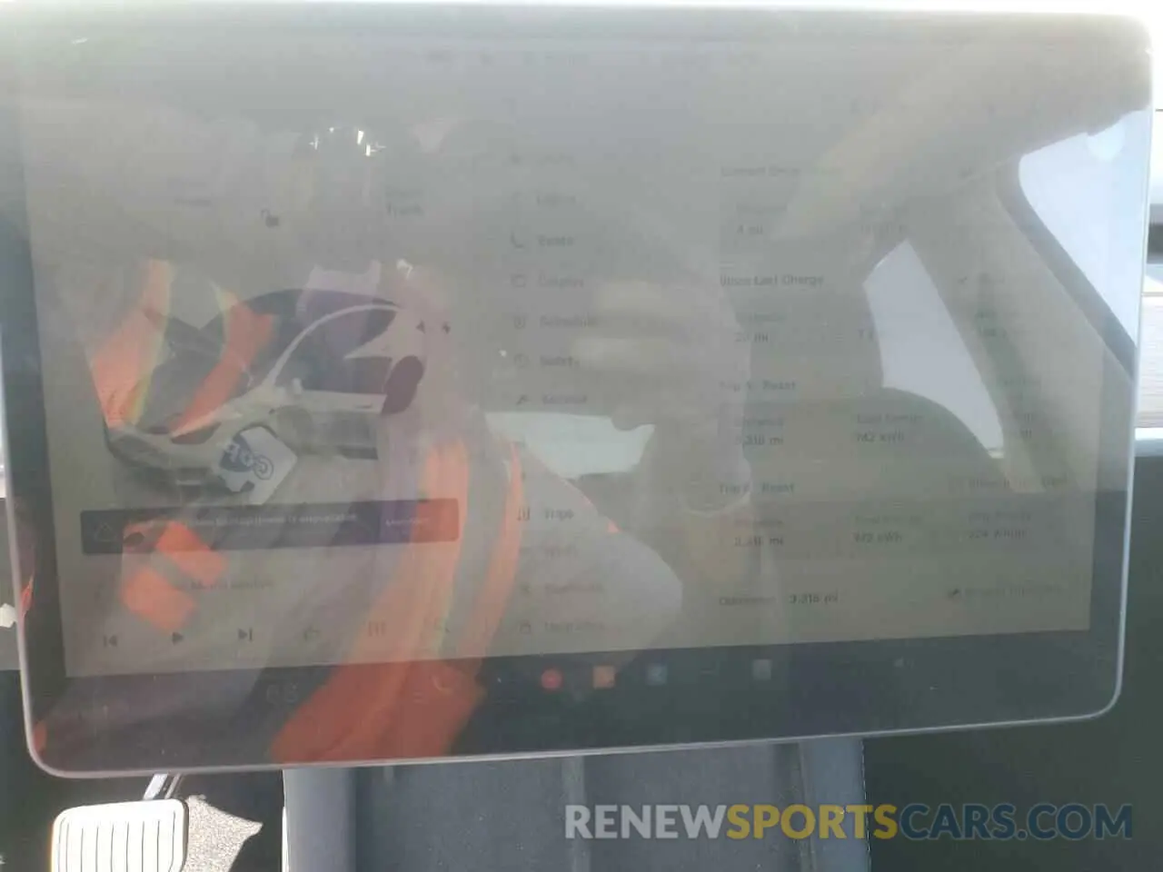 9 fotografías del automóvil dañado 7SAYGDED2SA373756 TESLA MODEL Y 2025