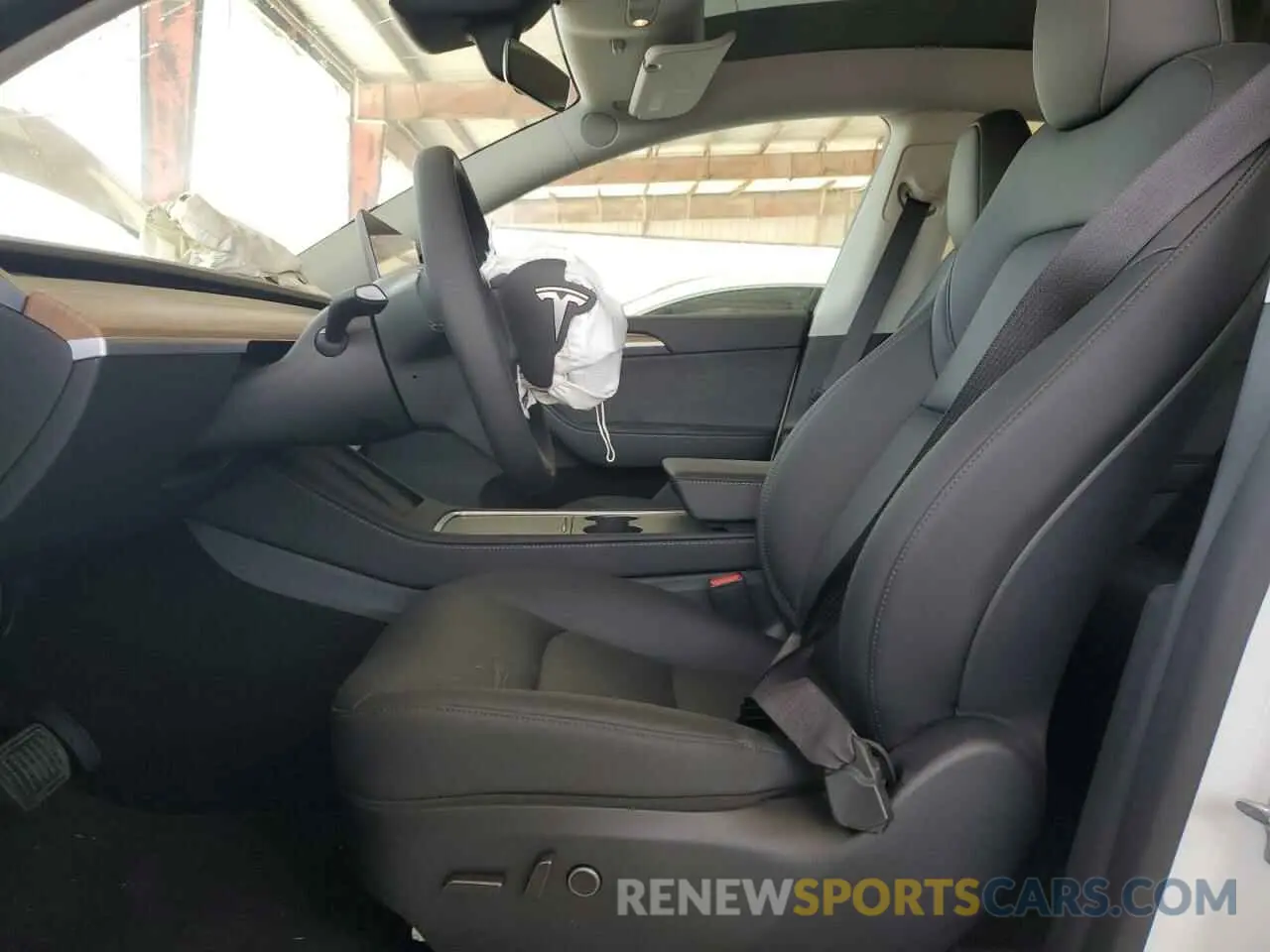 7 fotografías del automóvil dañado 7SAYGDED3SA374902 TESLA MODEL Y 2025