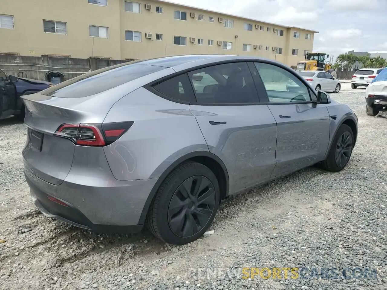 3 fotografías del automóvil dañado 7SAYGDED3SF281798 TESLA MODEL Y 2025