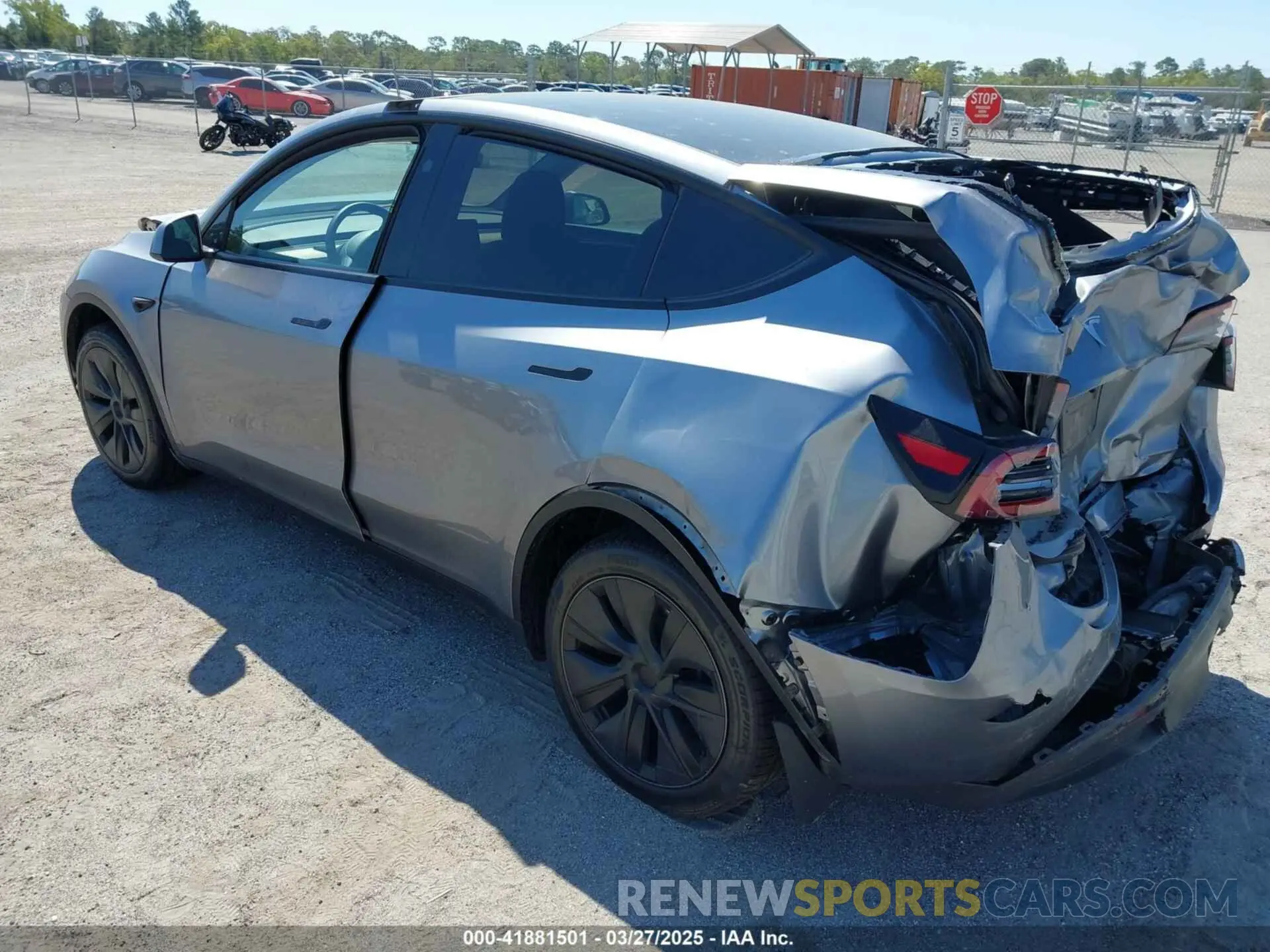 3 fotografías del automóvil dañado 7SAYGDED4SA357476 TESLA MODEL Y 2025