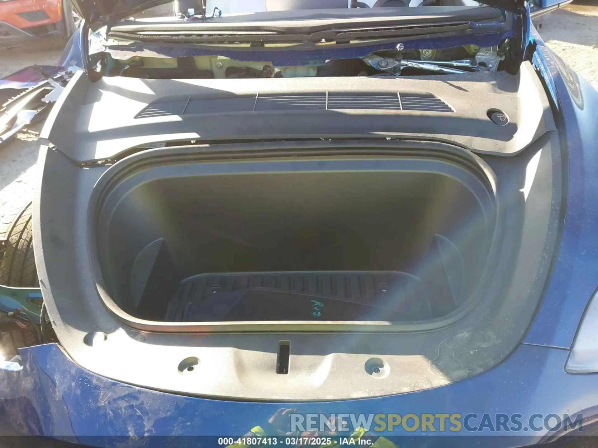 10 fotografías del automóvil dañado 7SAYGDED5SA374626 TESLA MODEL Y 2025
