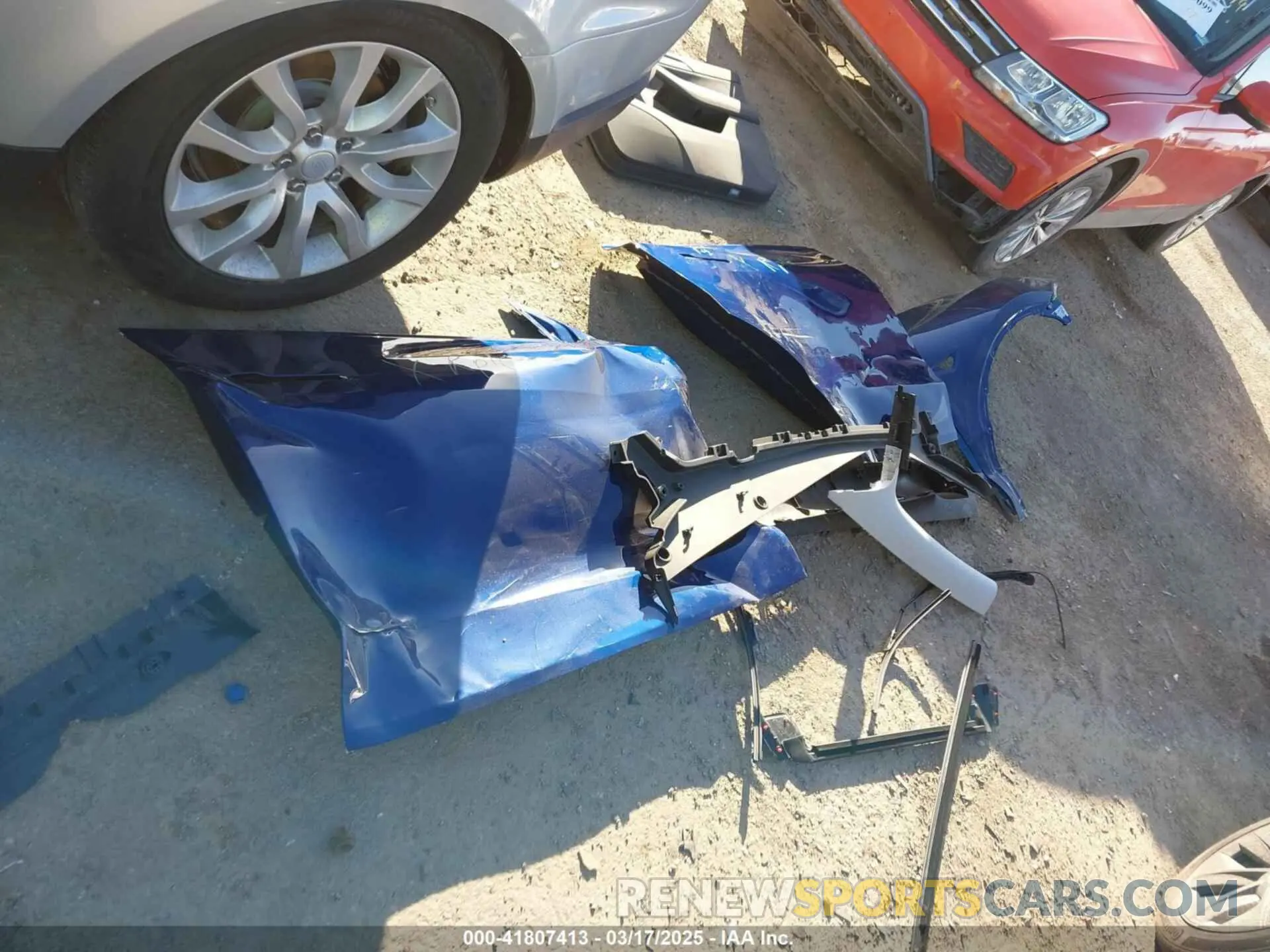 12 fotografías del automóvil dañado 7SAYGDED5SA374626 TESLA MODEL Y 2025
