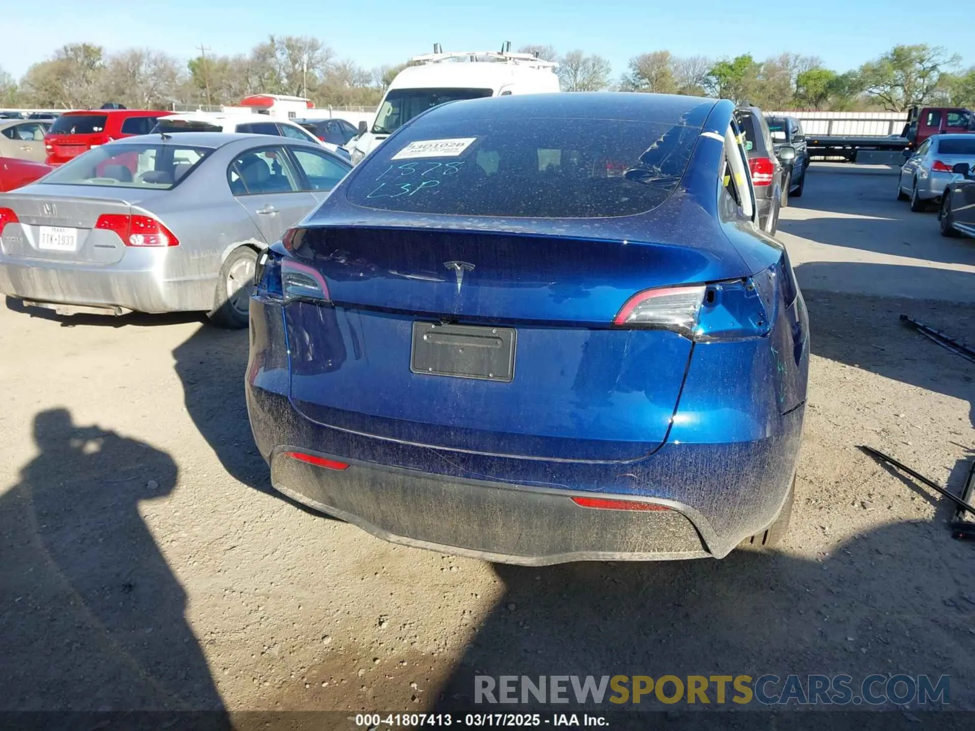17 fotografías del automóvil dañado 7SAYGDED5SA374626 TESLA MODEL Y 2025