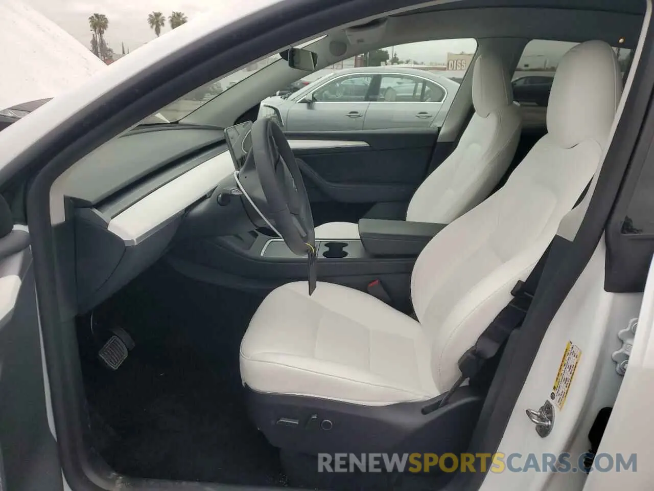 7 fotografías del automóvil dañado 7SAYGDED5SF228228 TESLA MODEL Y 2025