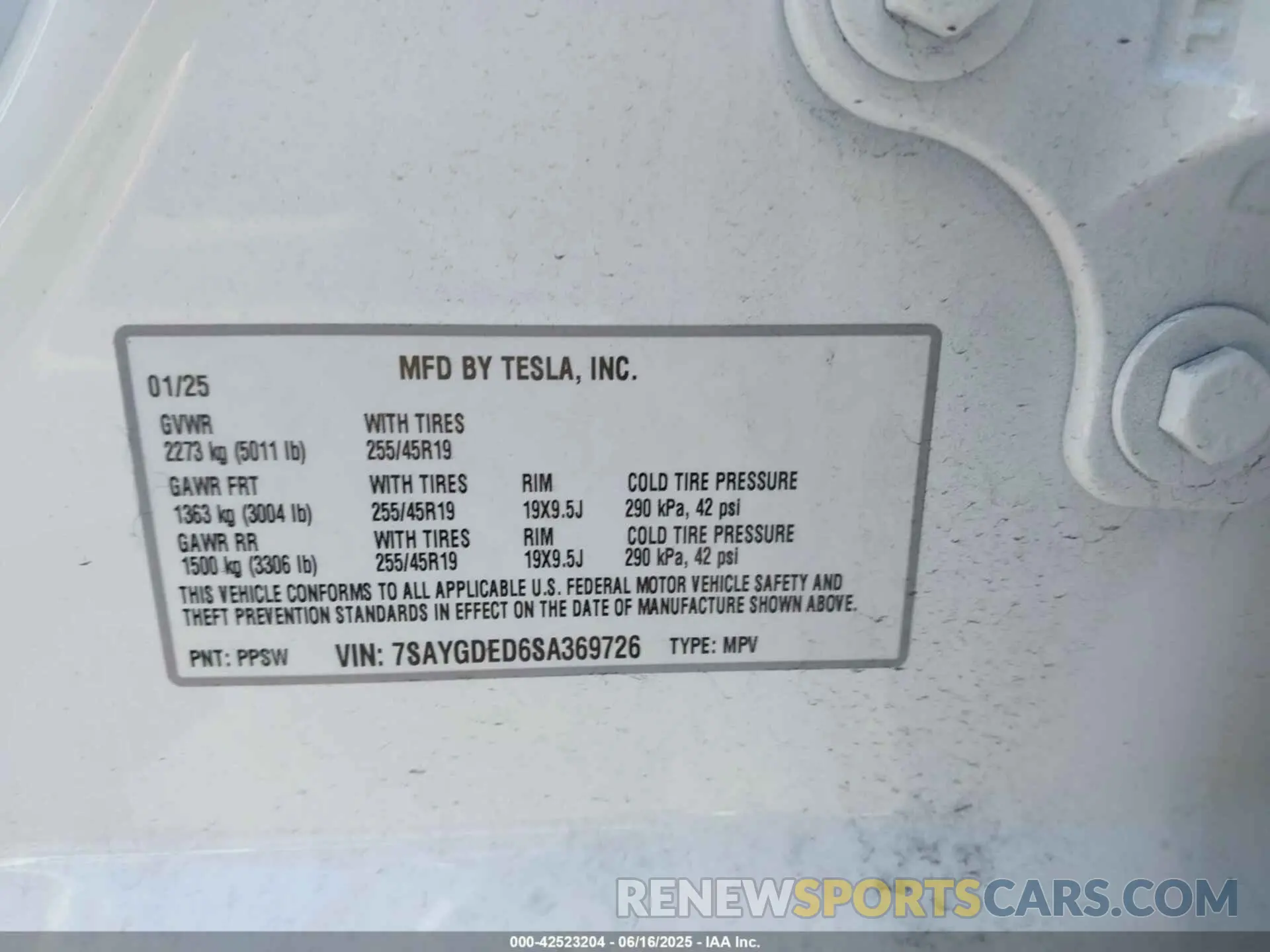 9 fotografías del automóvil dañado 7SAYGDED6SA369726 TESLA MODEL Y 2025