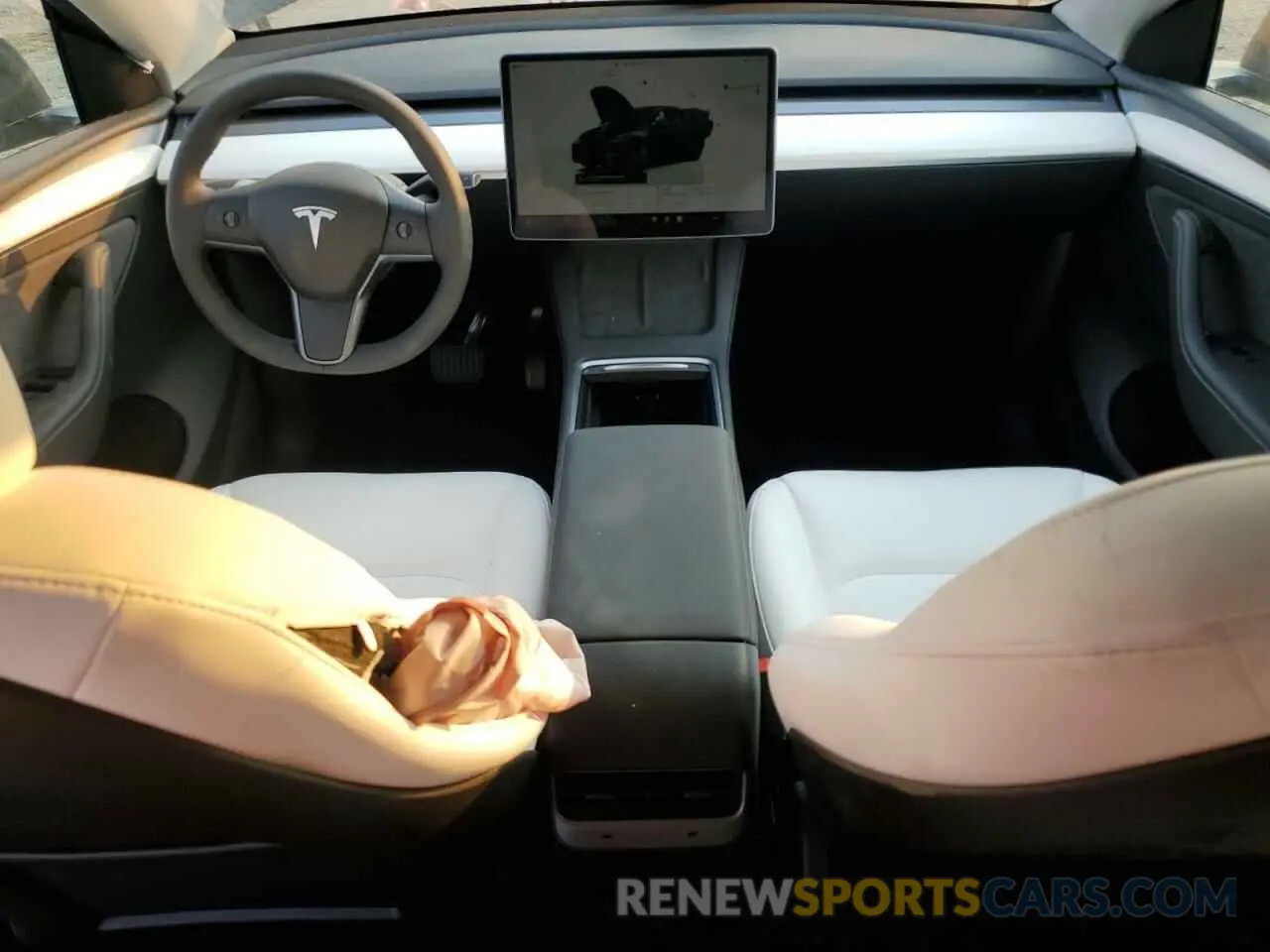 8 fotografías del automóvil dañado 7SAYGDED6SF228593 TESLA MODEL Y 2025