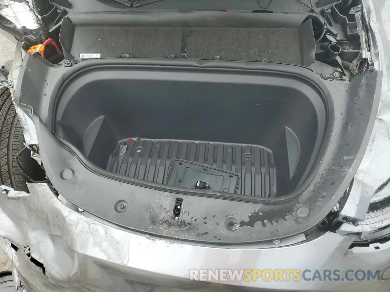 13 fotografías del automóvil dañado 7SAYGDED6SF256765 TESLA MODEL Y 2025