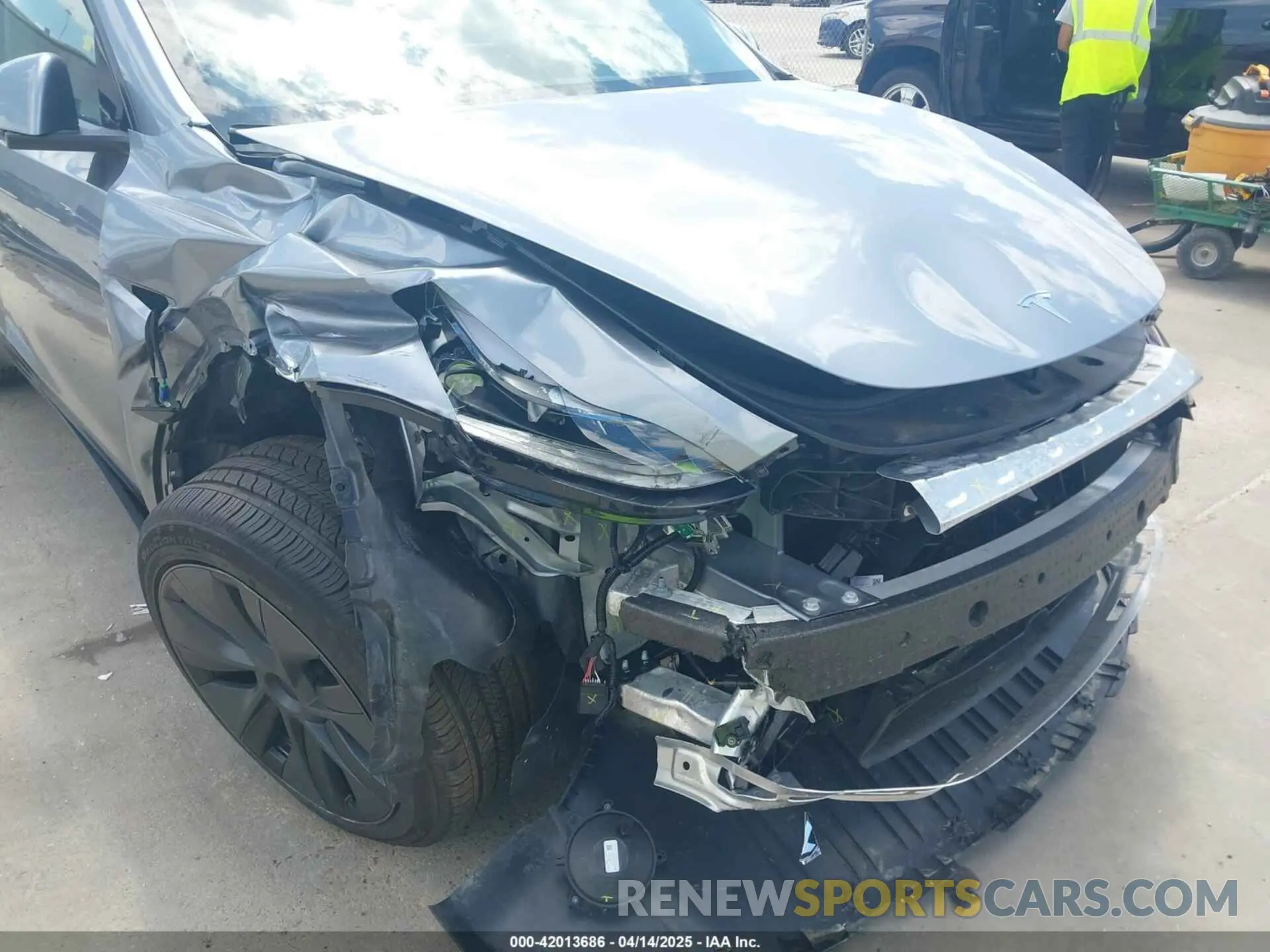 6 fotografías del automóvil dañado 7SAYGDED7SA357679 TESLA MODEL Y 2025