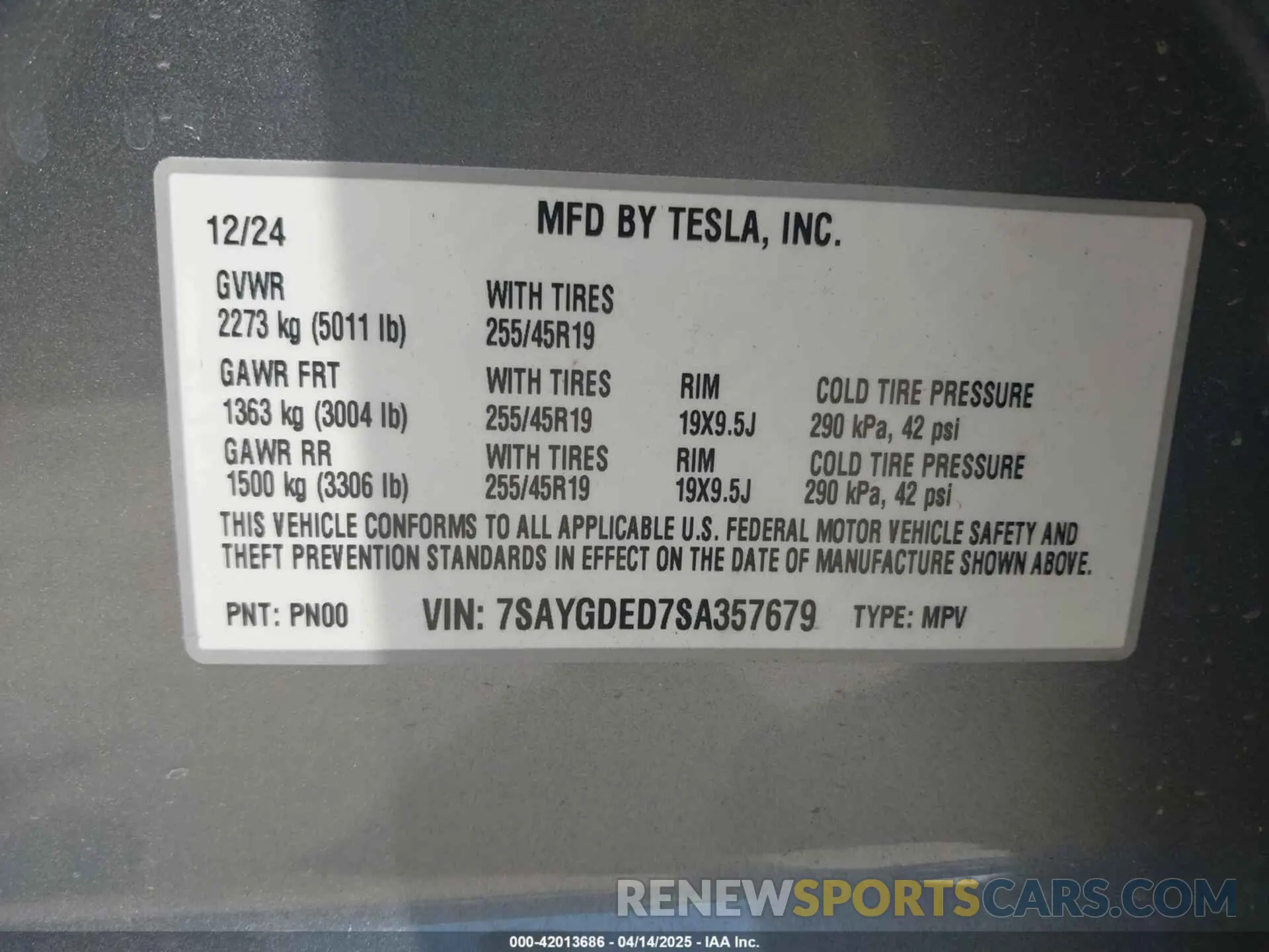 9 fotografías del automóvil dañado 7SAYGDED7SA357679 TESLA MODEL Y 2025