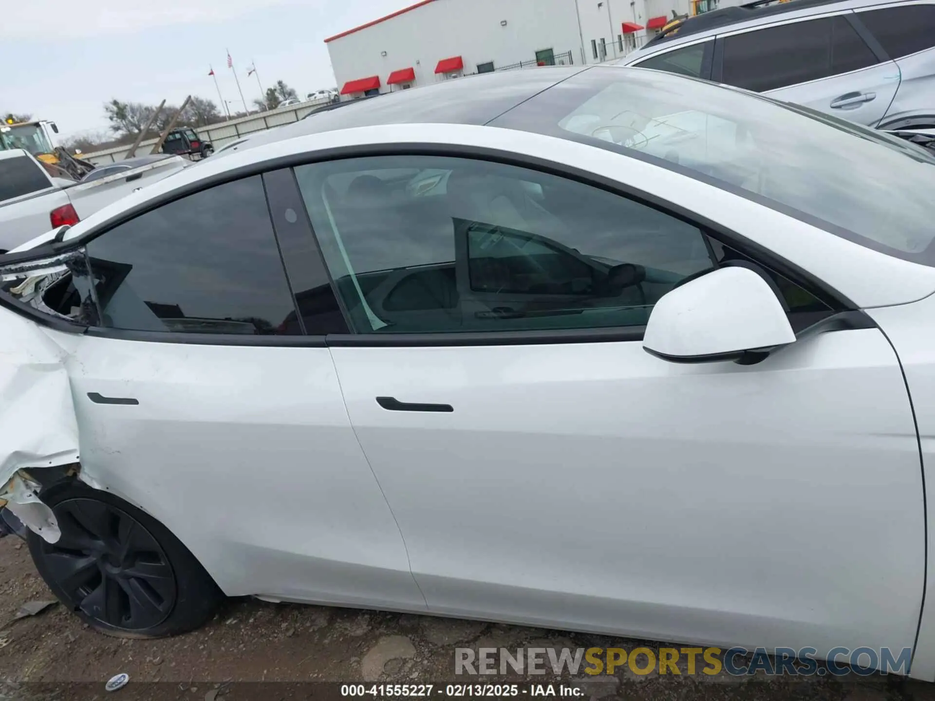 12 fotografías del automóvil dañado 7SAYGDED9SA357876 TESLA MODEL Y 2025