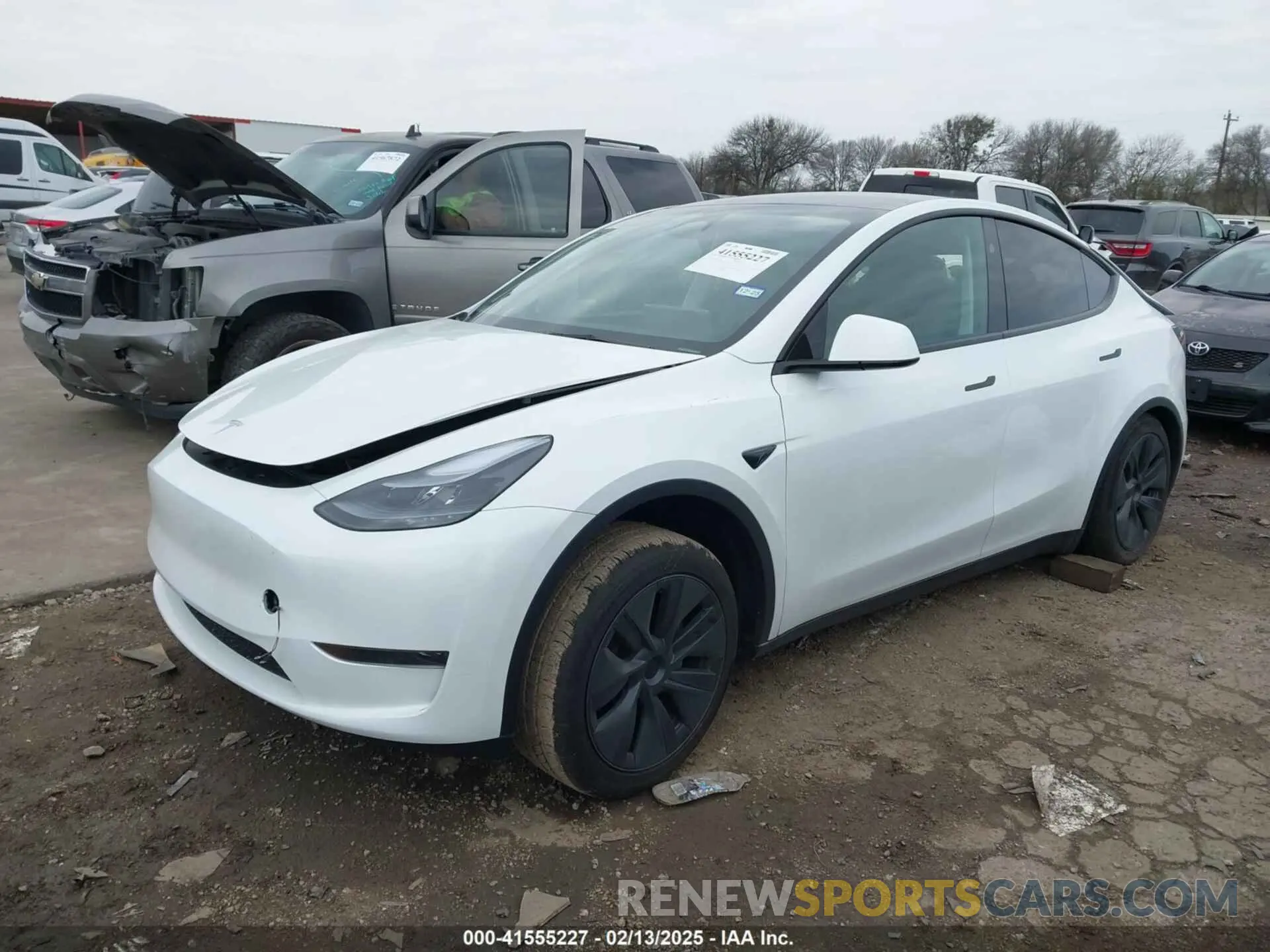 2 fotografías del automóvil dañado 7SAYGDED9SA357876 TESLA MODEL Y 2025