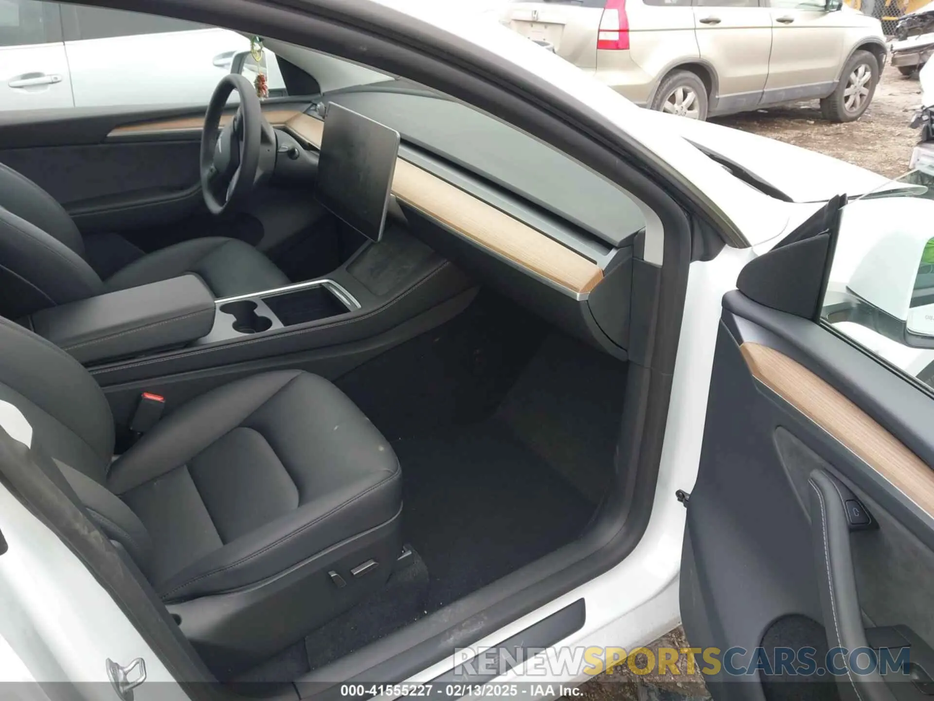5 fotografías del automóvil dañado 7SAYGDED9SA357876 TESLA MODEL Y 2025