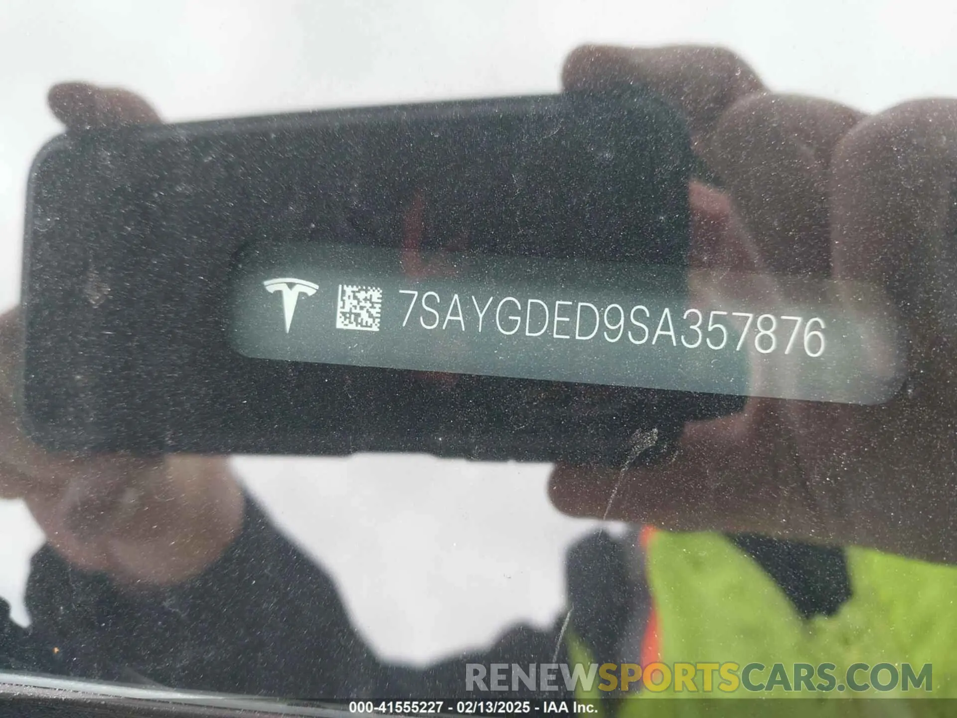 9 fotografías del automóvil dañado 7SAYGDED9SA357876 TESLA MODEL Y 2025