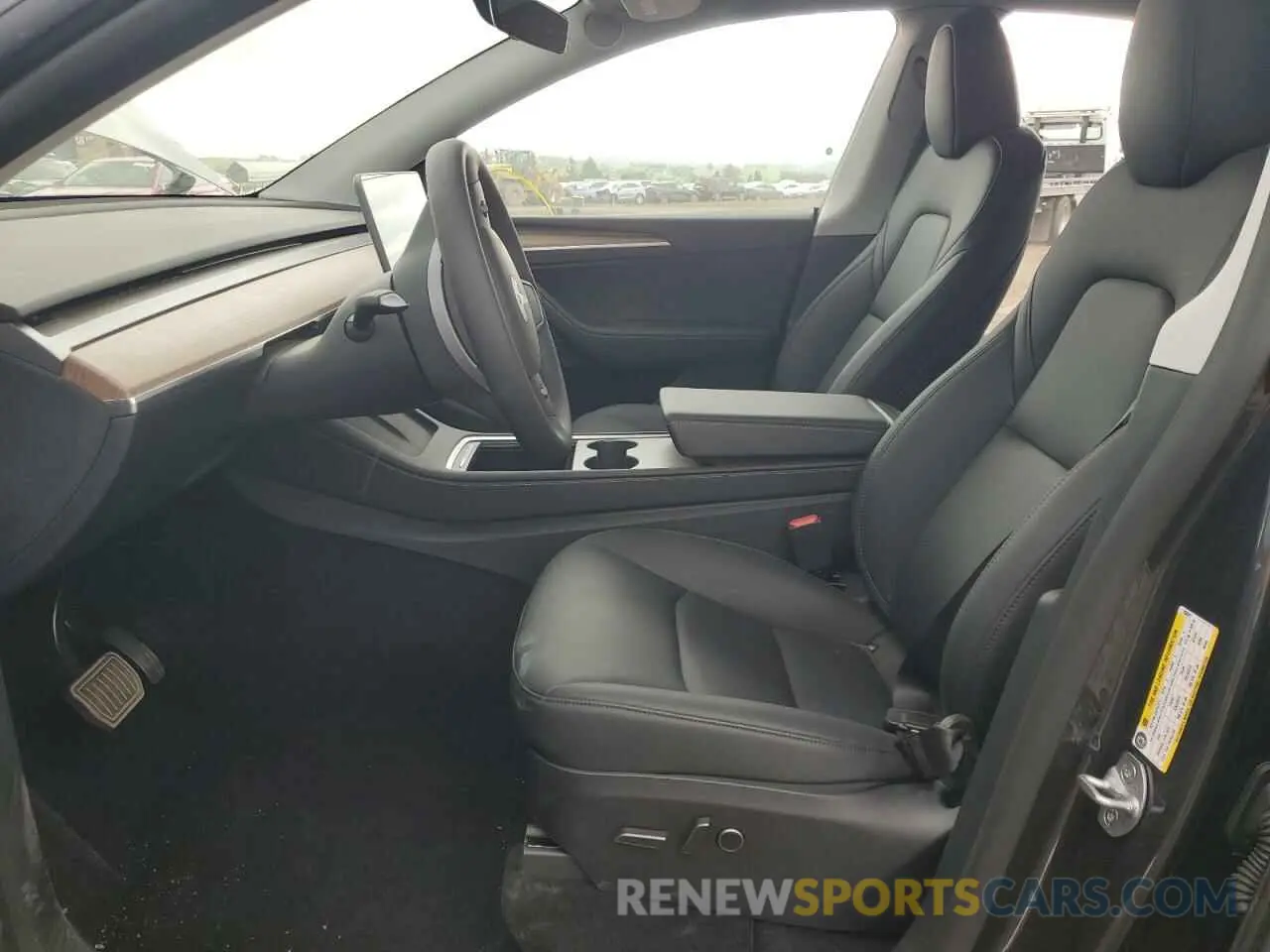 7 fotografías del automóvil dañado 7SAYGDED9SF256291 TESLA MODEL Y 2025