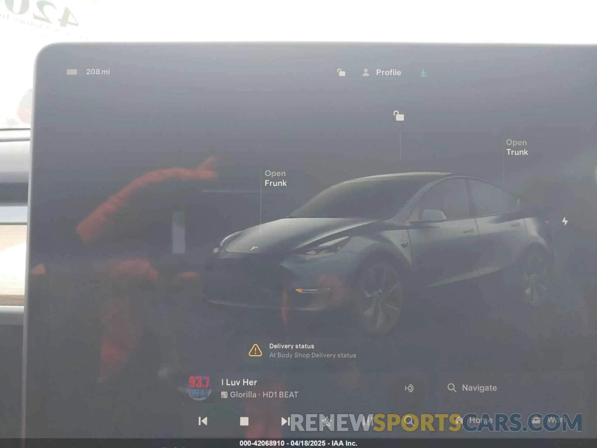 7 fotografías del automóvil dañado 7SAYGDEE1SA360909 TESLA MODEL Y 2025