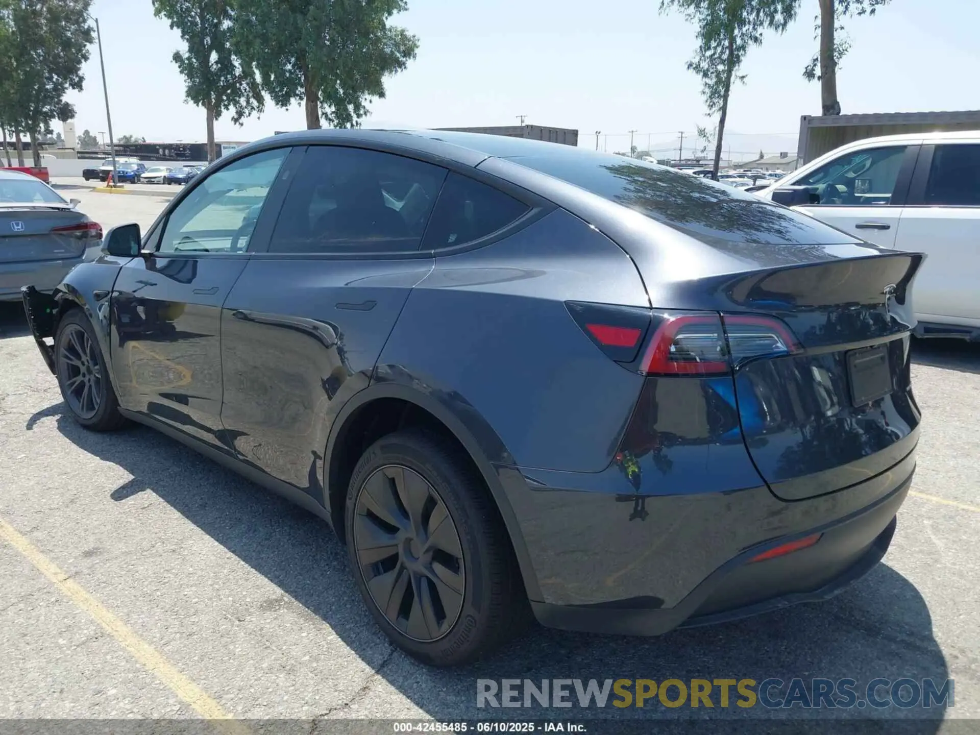 3 fotografías del automóvil dañado 7SAYGDEE1SF283932 TESLA MODEL Y 2025