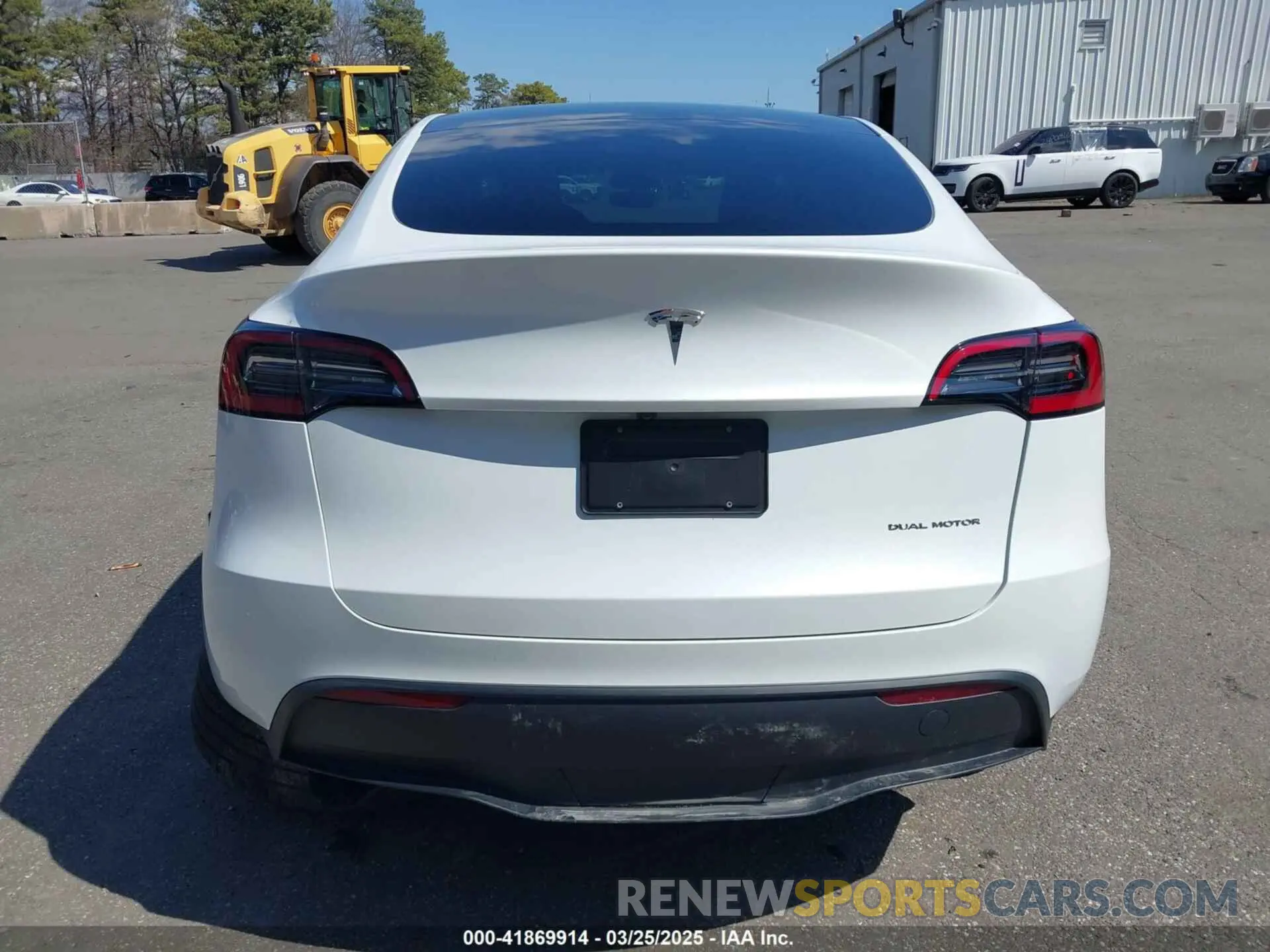 17 fotografías del automóvil dañado 7SAYGDEE2SA354505 TESLA MODEL Y 2025