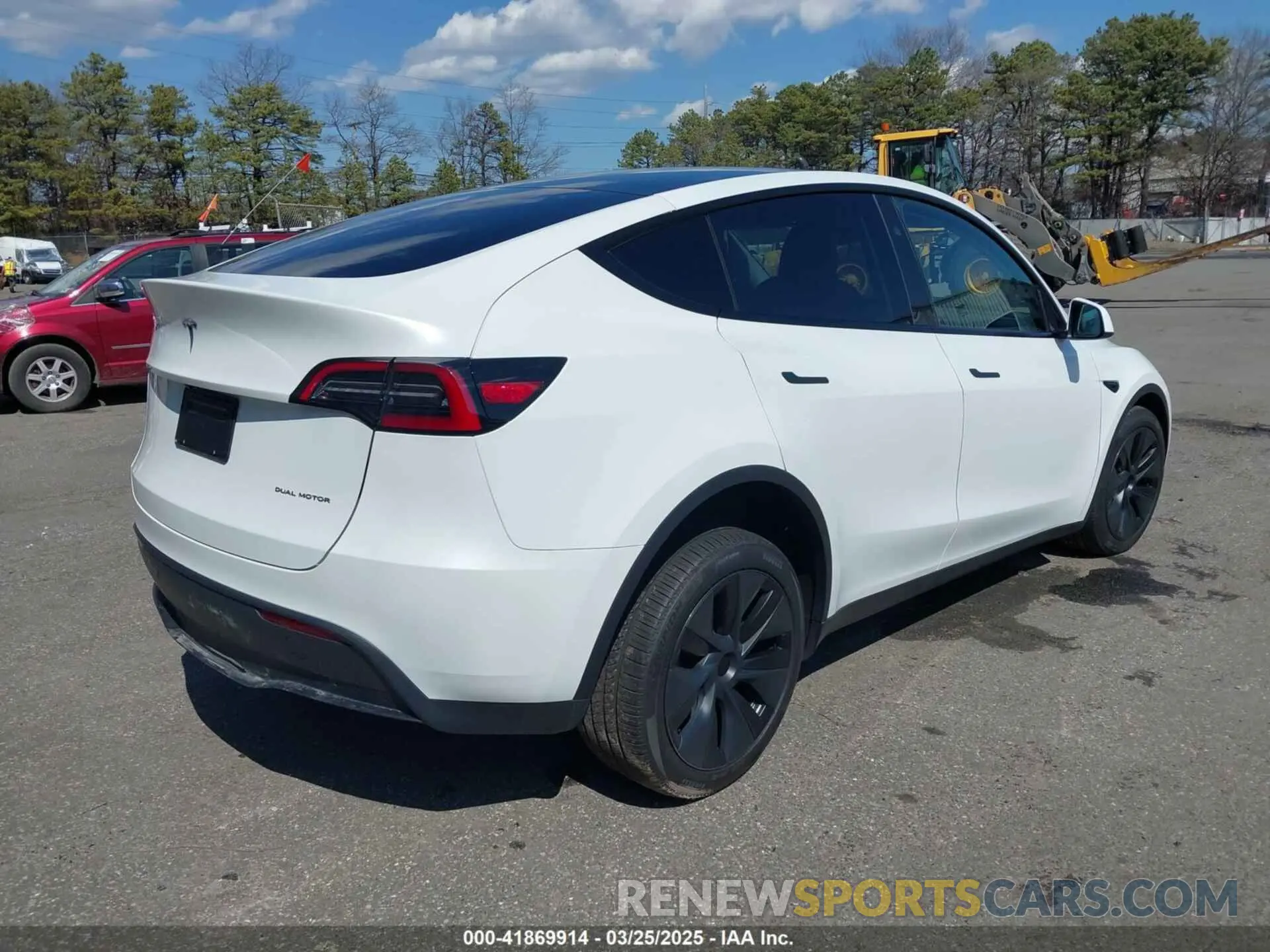 4 fotografías del automóvil dañado 7SAYGDEE2SA354505 TESLA MODEL Y 2025