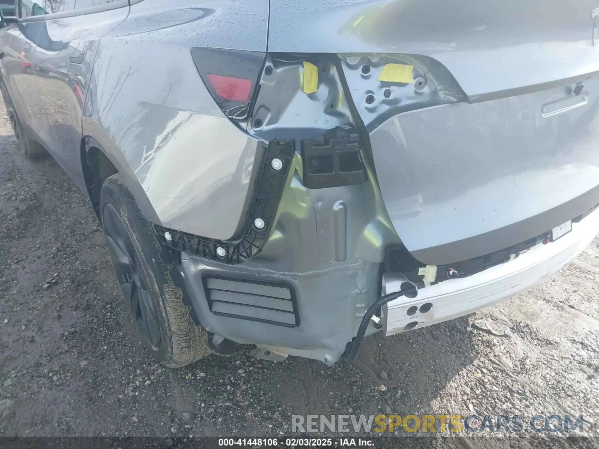 15 fotografías del automóvil dañado 7SAYGDEE3SF218015 TESLA MODEL Y 2025