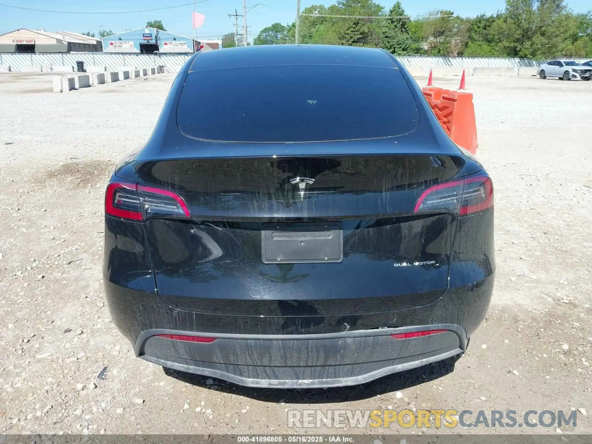 15 fotografías del automóvil dañado 7SAYGDEE3SF229693 TESLA MODEL Y 2025