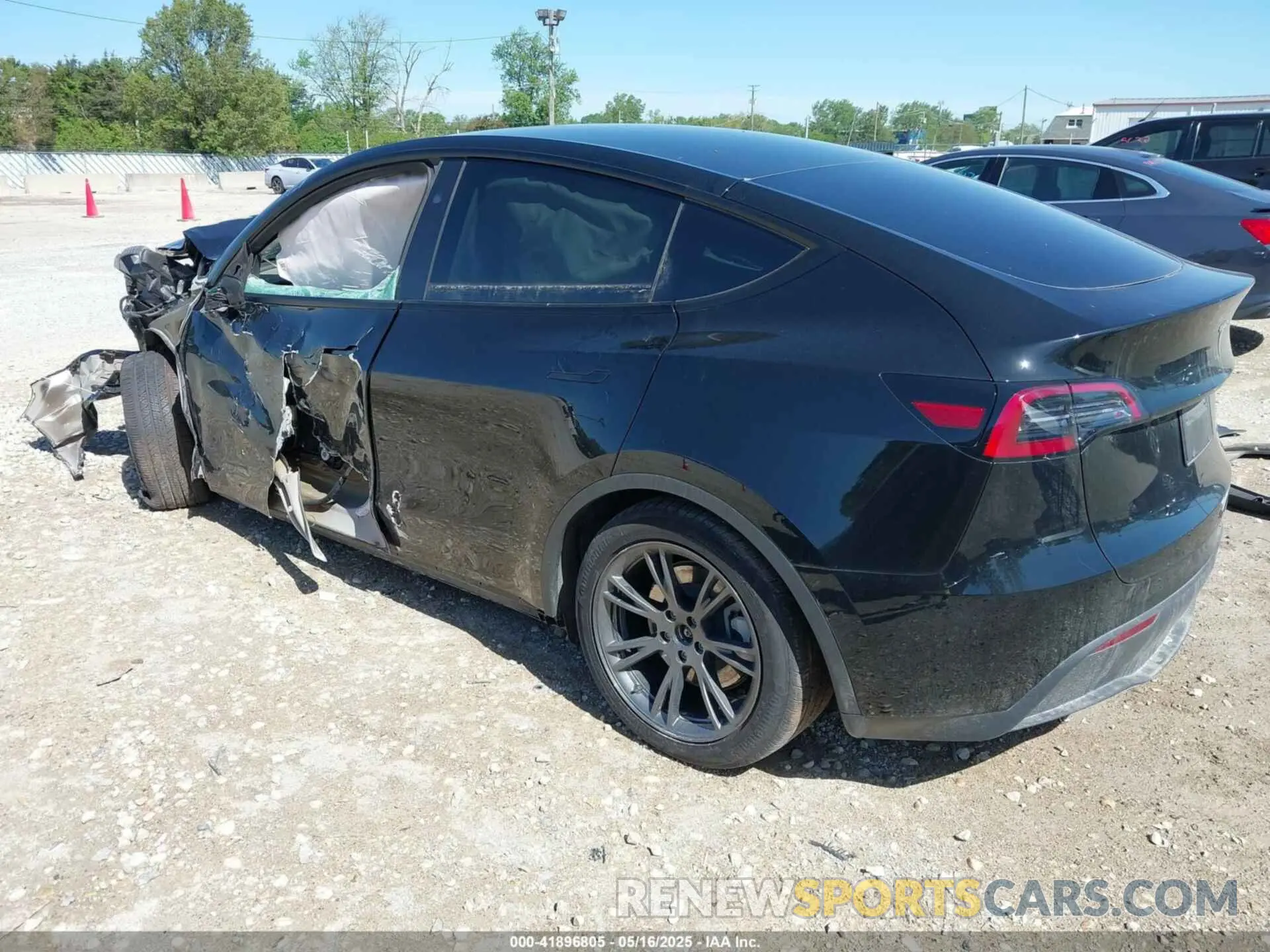 3 fotografías del automóvil dañado 7SAYGDEE3SF229693 TESLA MODEL Y 2025
