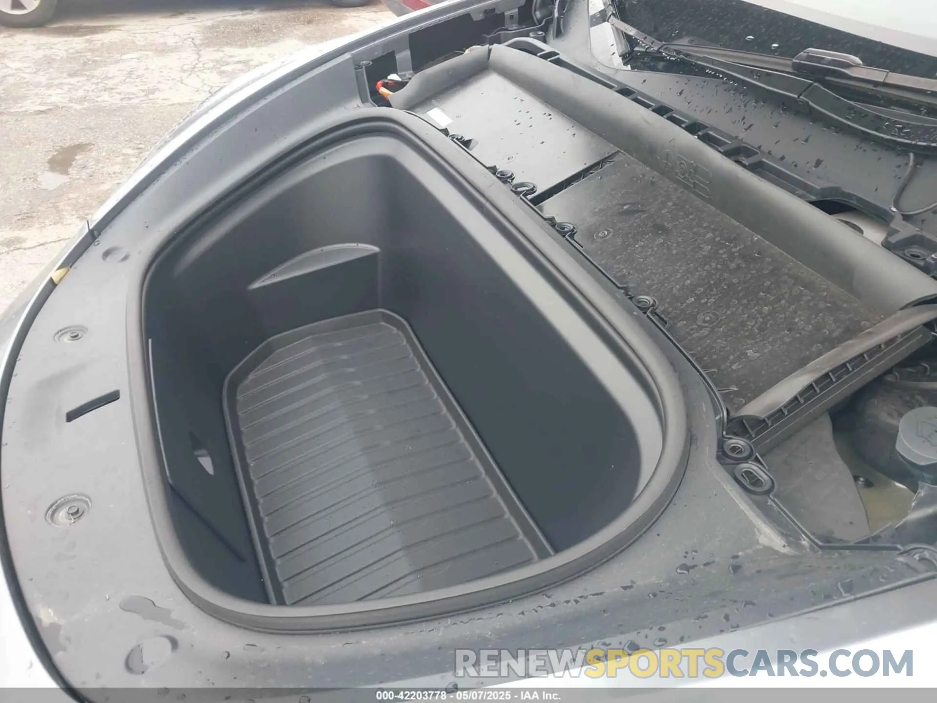 10 fotografías del automóvil dañado 7SAYGDEE5SA348729 TESLA MODEL Y 2025