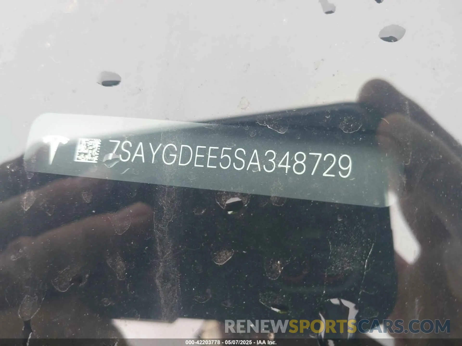 9 fotografías del automóvil dañado 7SAYGDEE5SA348729 TESLA MODEL Y 2025
