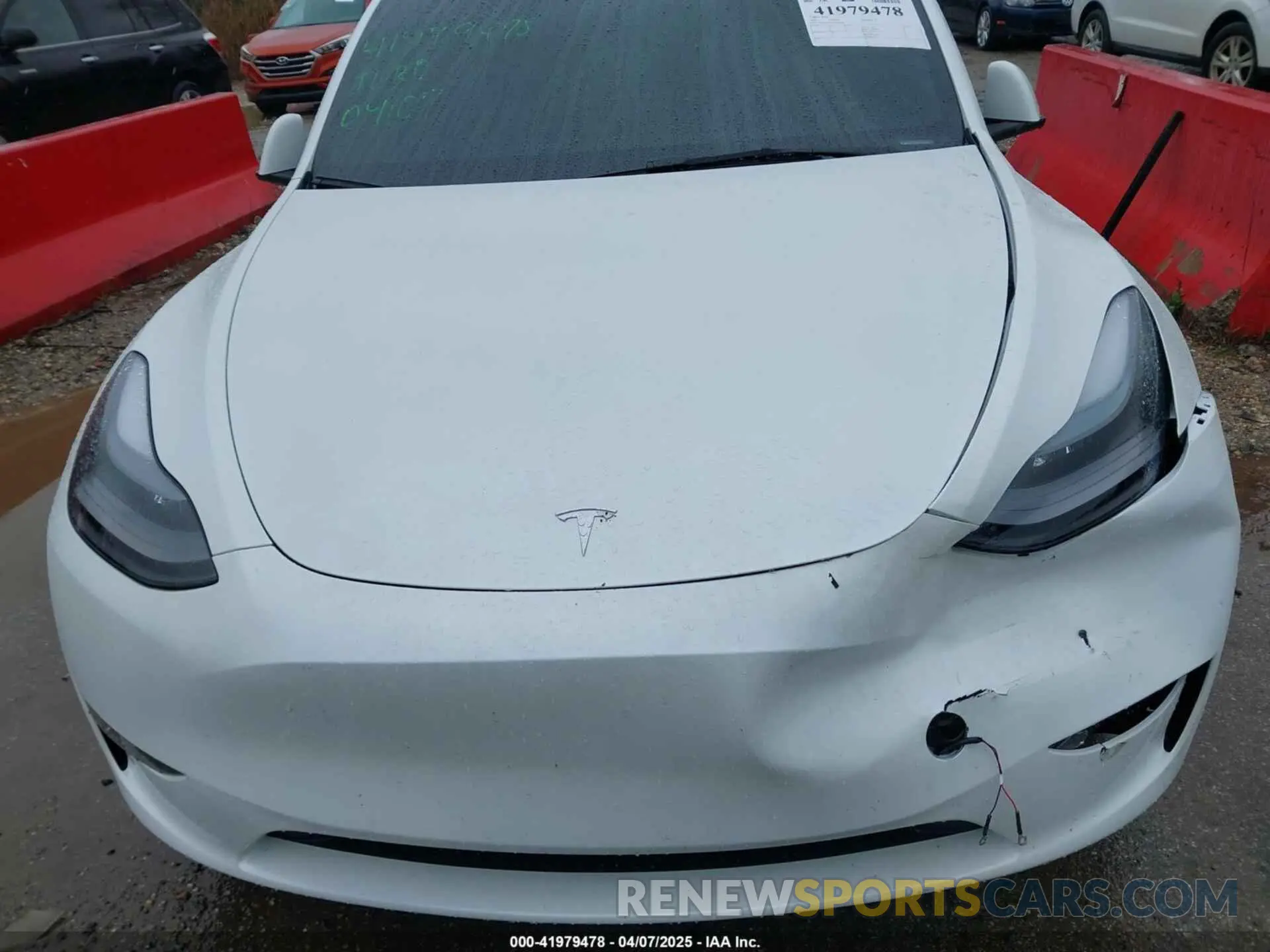 10 fotografías del automóvil dañado 7SAYGDEE5SA355888 TESLA MODEL Y 2025